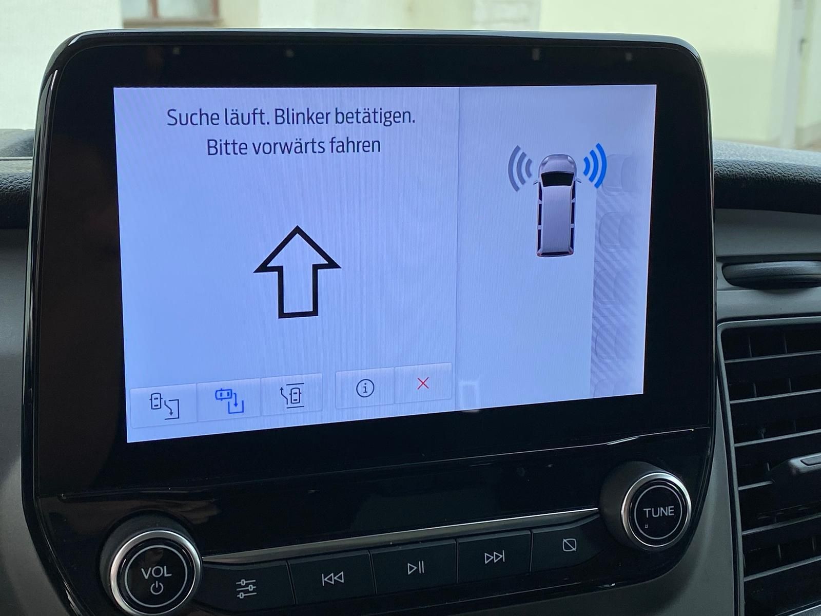 Fahrzeugabbildung Ford Transit Custom 340 L2 H3 +CAM+CARPLAY+NAVI+PDC+