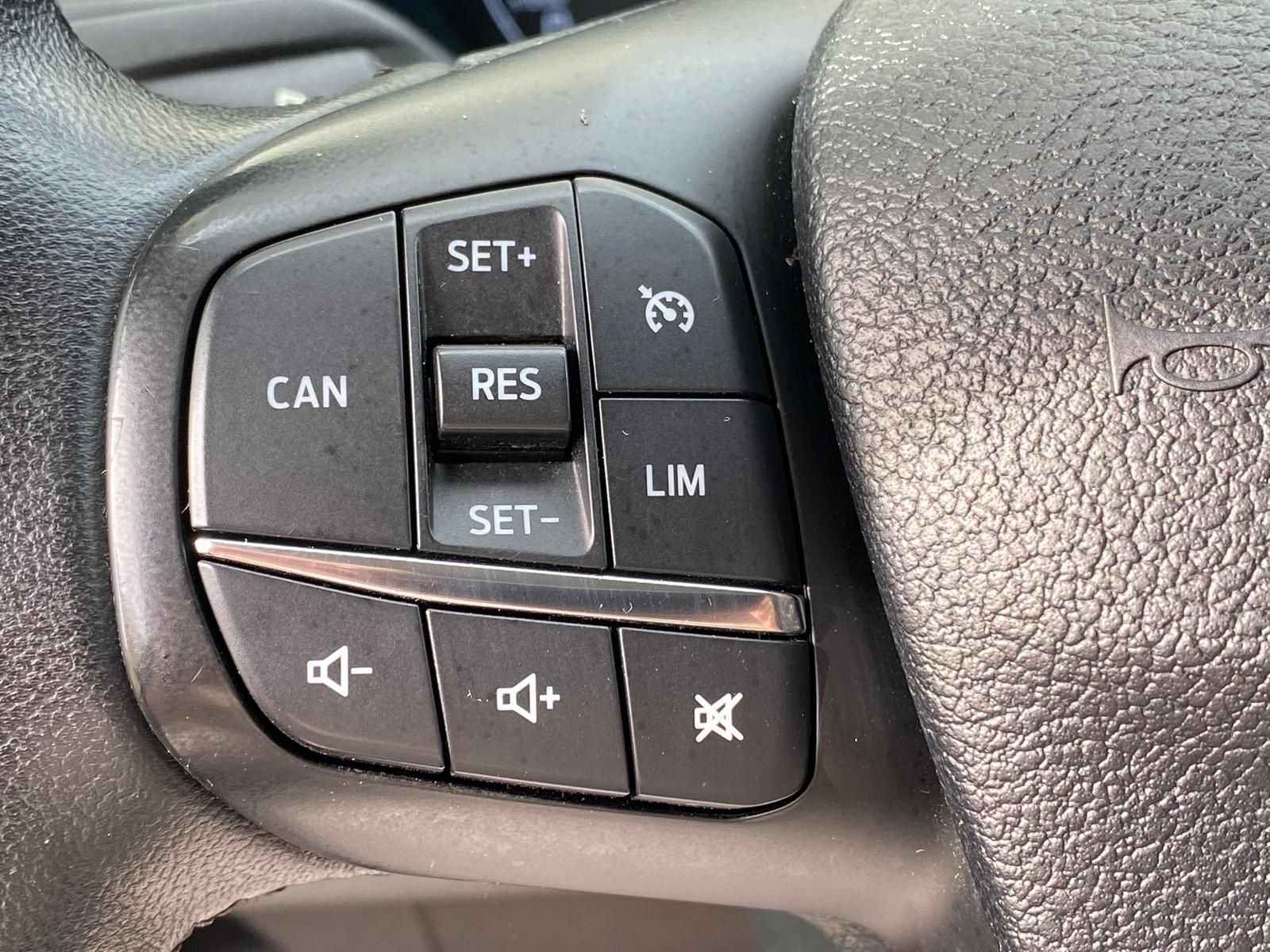 Fahrzeugabbildung Ford Transit Custom 340 L2 H3 +CAM+CARPLAY+NAVI+PDC+