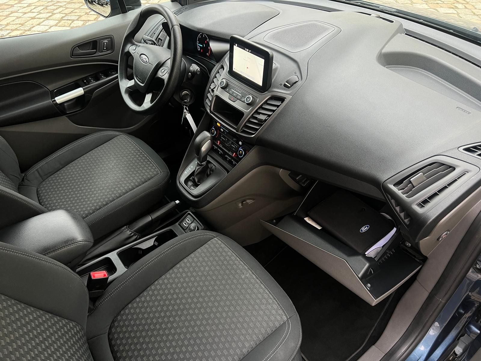 Fahrzeugabbildung Ford Transit Connect lang +AHK+CAM+CARPLAY+DAB+