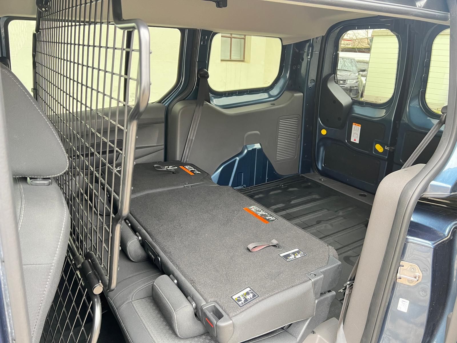 Fahrzeugabbildung Ford Transit Connect lang +AHK+CAM+CARPLAY+DAB+