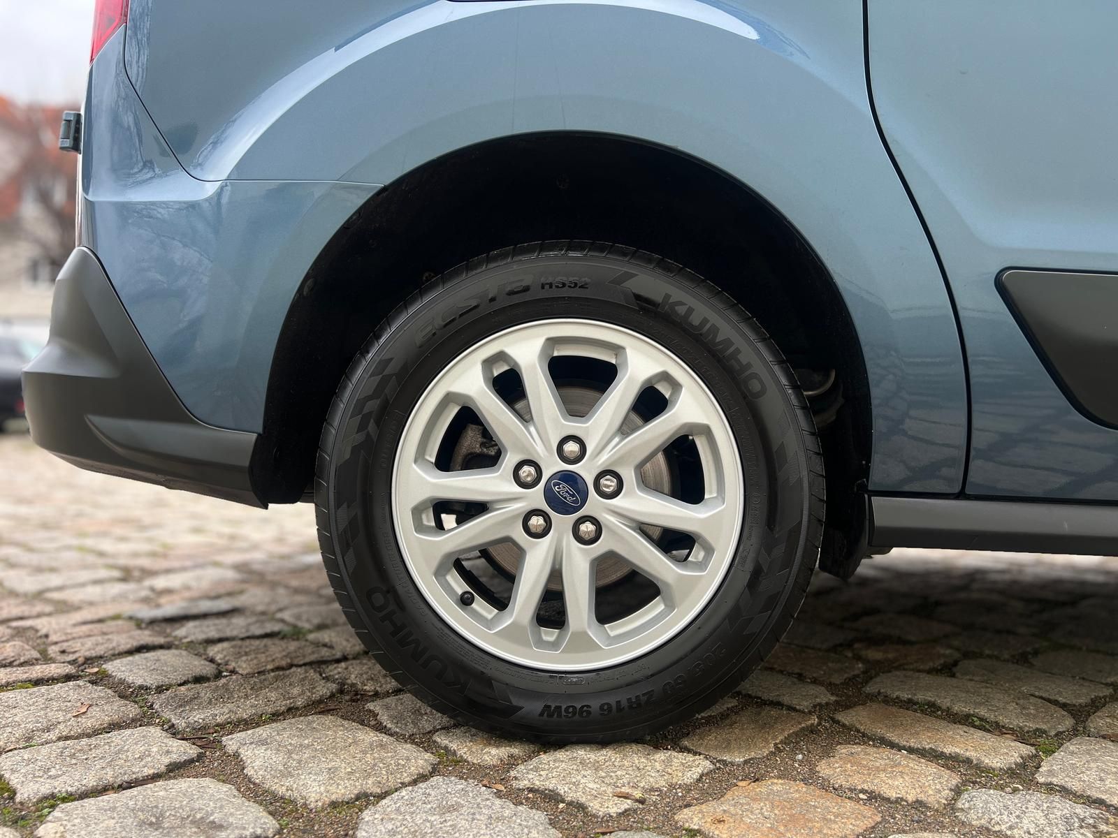 Fahrzeugabbildung Ford Transit Connect lang +AHK+CAM+CARPLAY+DAB+