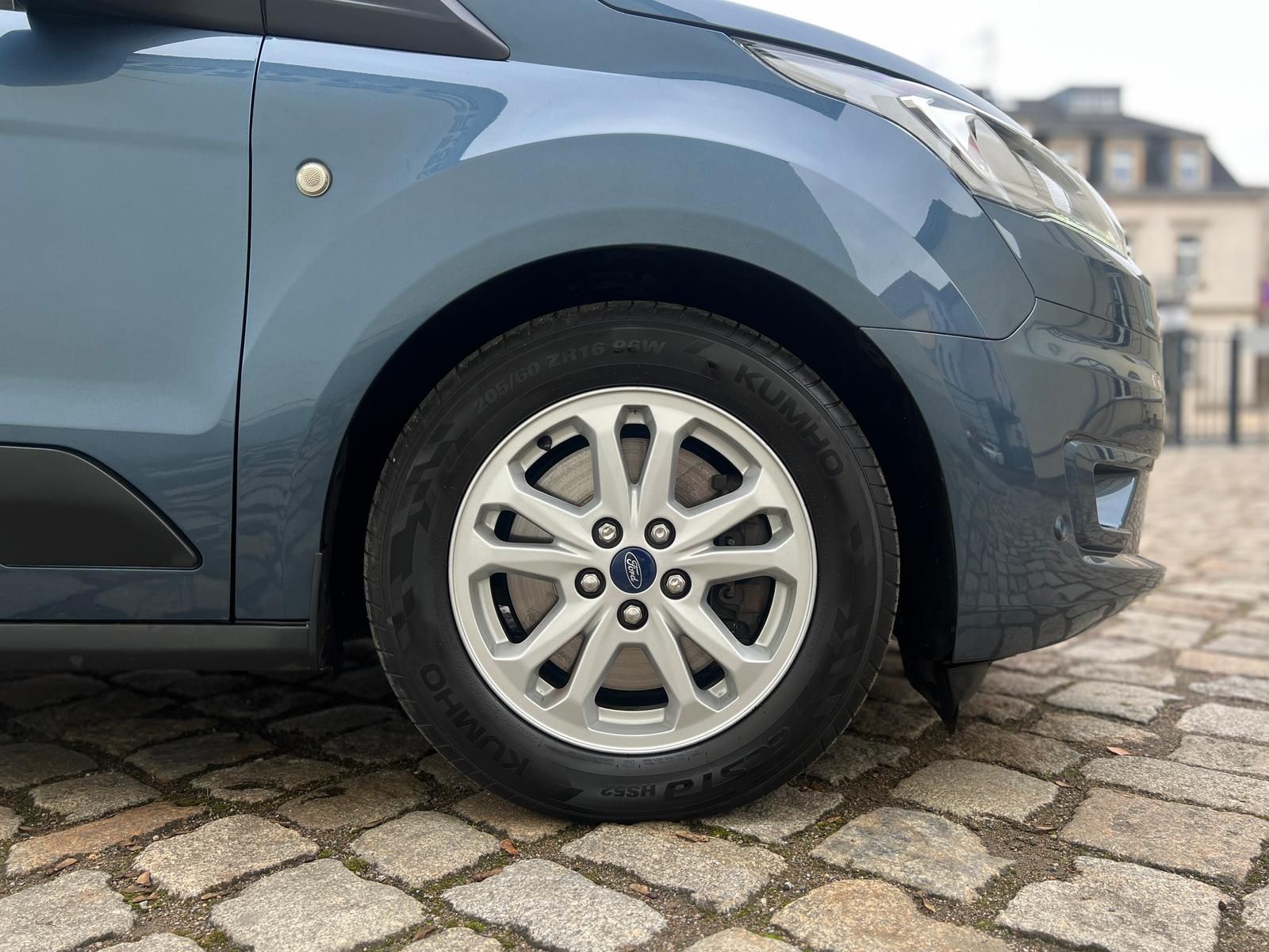 Fahrzeugabbildung Ford Transit Connect lang +AHK+CAM+CARPLAY+DAB+