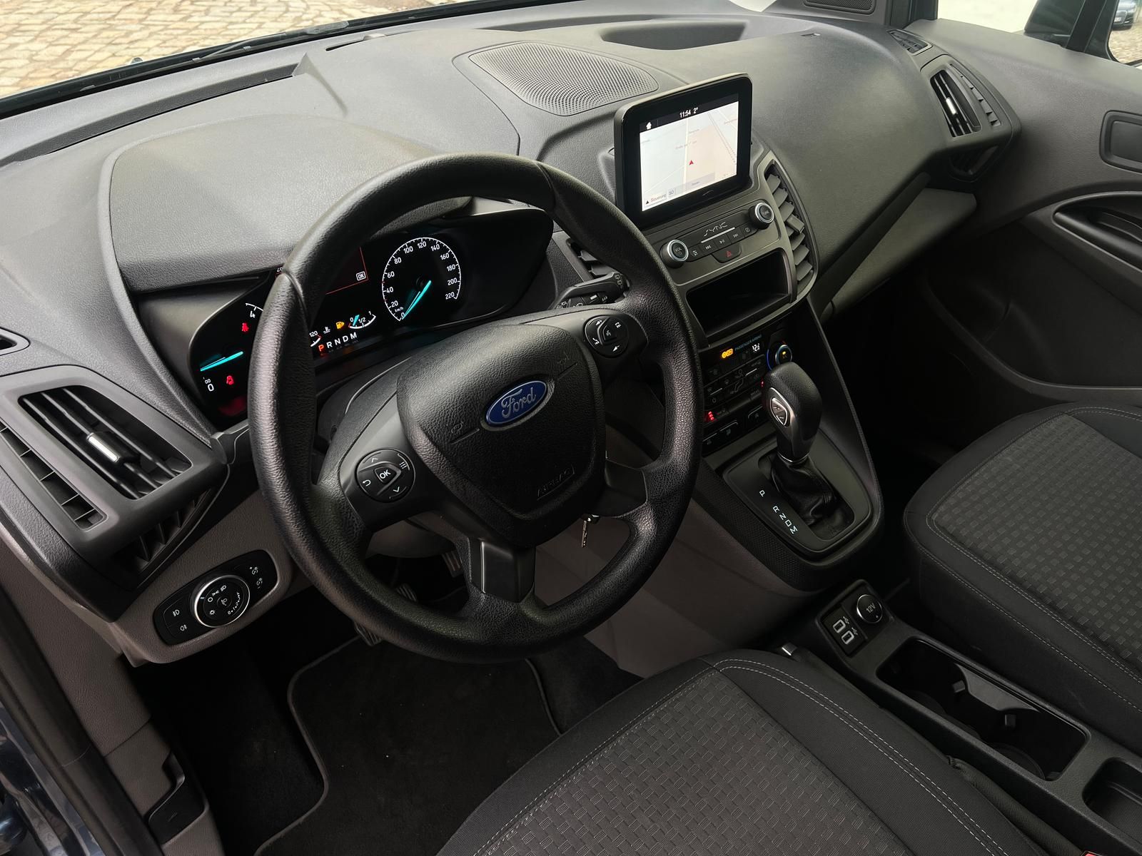 Fahrzeugabbildung Ford Transit Connect lang +AHK+CAM+CARPLAY+DAB+