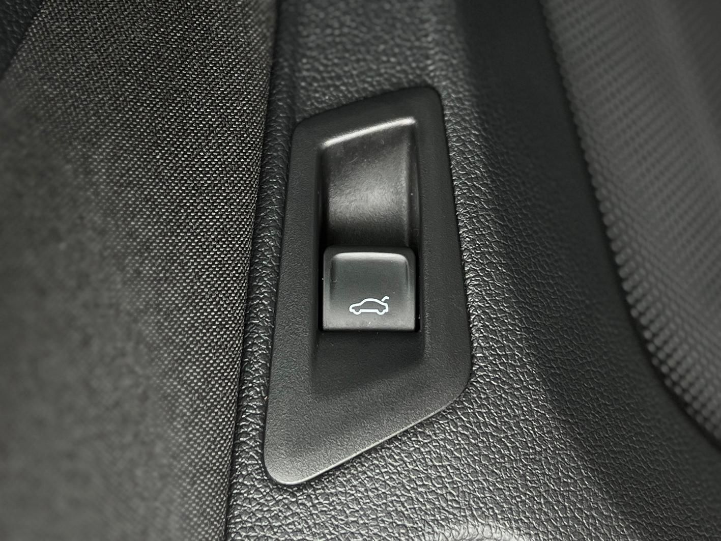 Fahrzeugabbildung Volkswagen T-Roc Sport 2.0 TDI DSG +AHK+CARPLAY+DAB+LED+