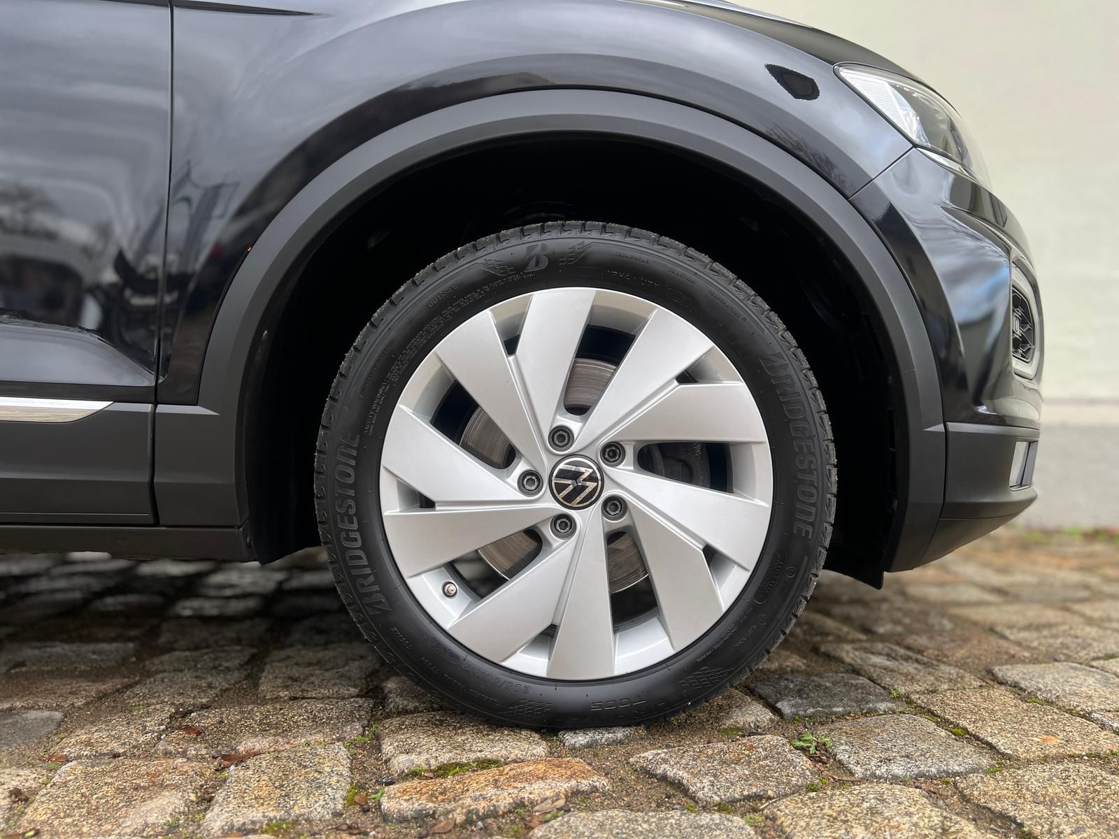 Fahrzeugabbildung Volkswagen T-Roc Sport 2.0 TDI DSG +AHK+CARPLAY+DAB+LED+