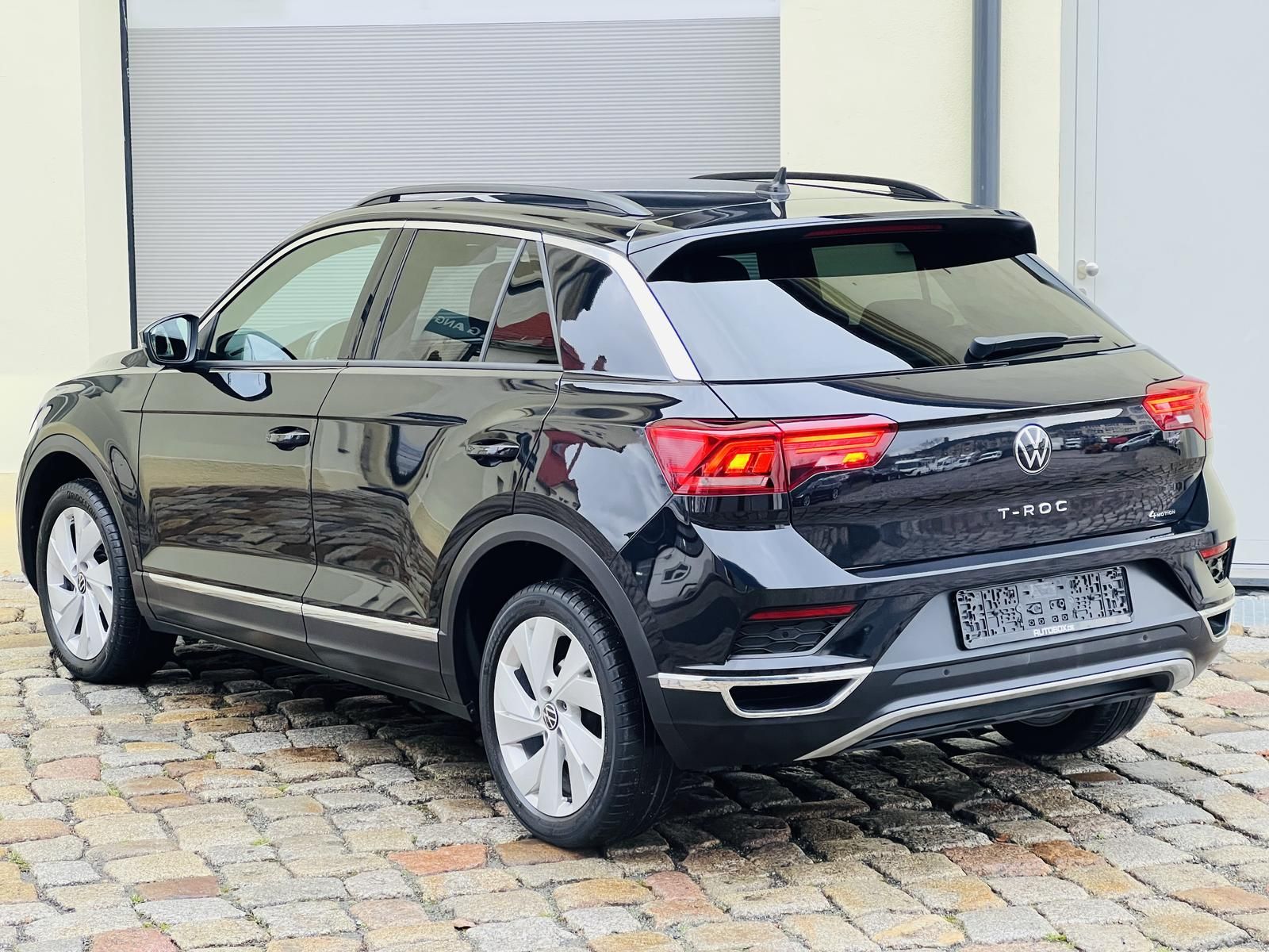 Fahrzeugabbildung Volkswagen T-Roc Sport 2.0 TDI DSG +AHK+CARPLAY+DAB+LED+