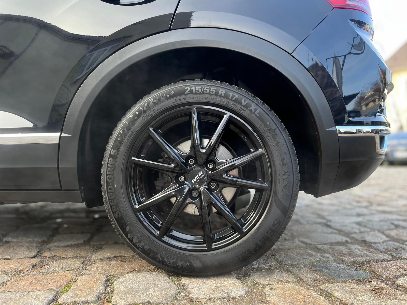 Fahrzeugabbildung Volkswagen T-Roc Sport 2.0 TDI DSG +AHK+CARPLAY+DAB+LED+