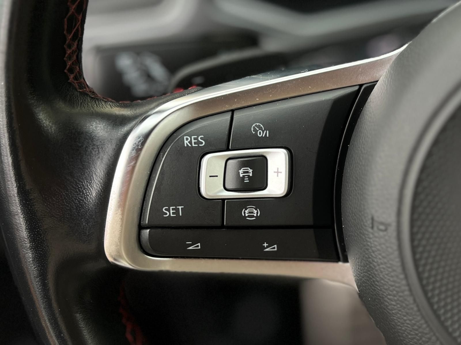 Fahrzeugabbildung Volkswagen T-Roc Sport 2.0 TDI DSG +AHK+CARPLAY+DAB+LED+