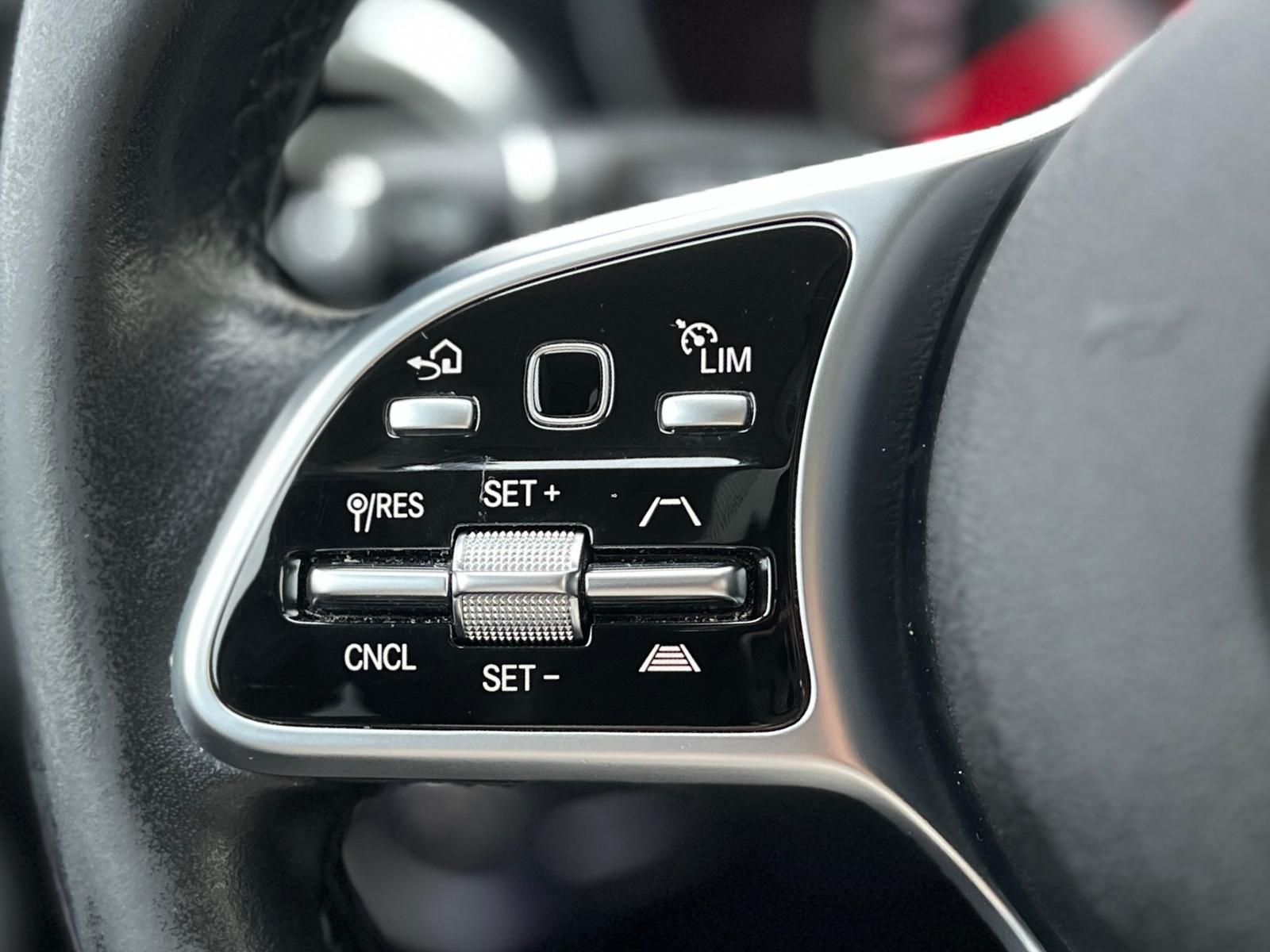 Fahrzeugabbildung Mercedes-Benz C 300 T d 4Matic +CAM+HUD+LED+PANO+STHZG+