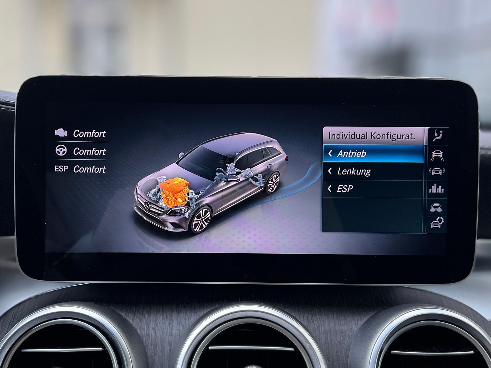 Fahrzeugabbildung Mercedes-Benz C 300 T d 4Matic +CAM+HUD+LED+PANO+STHZG+