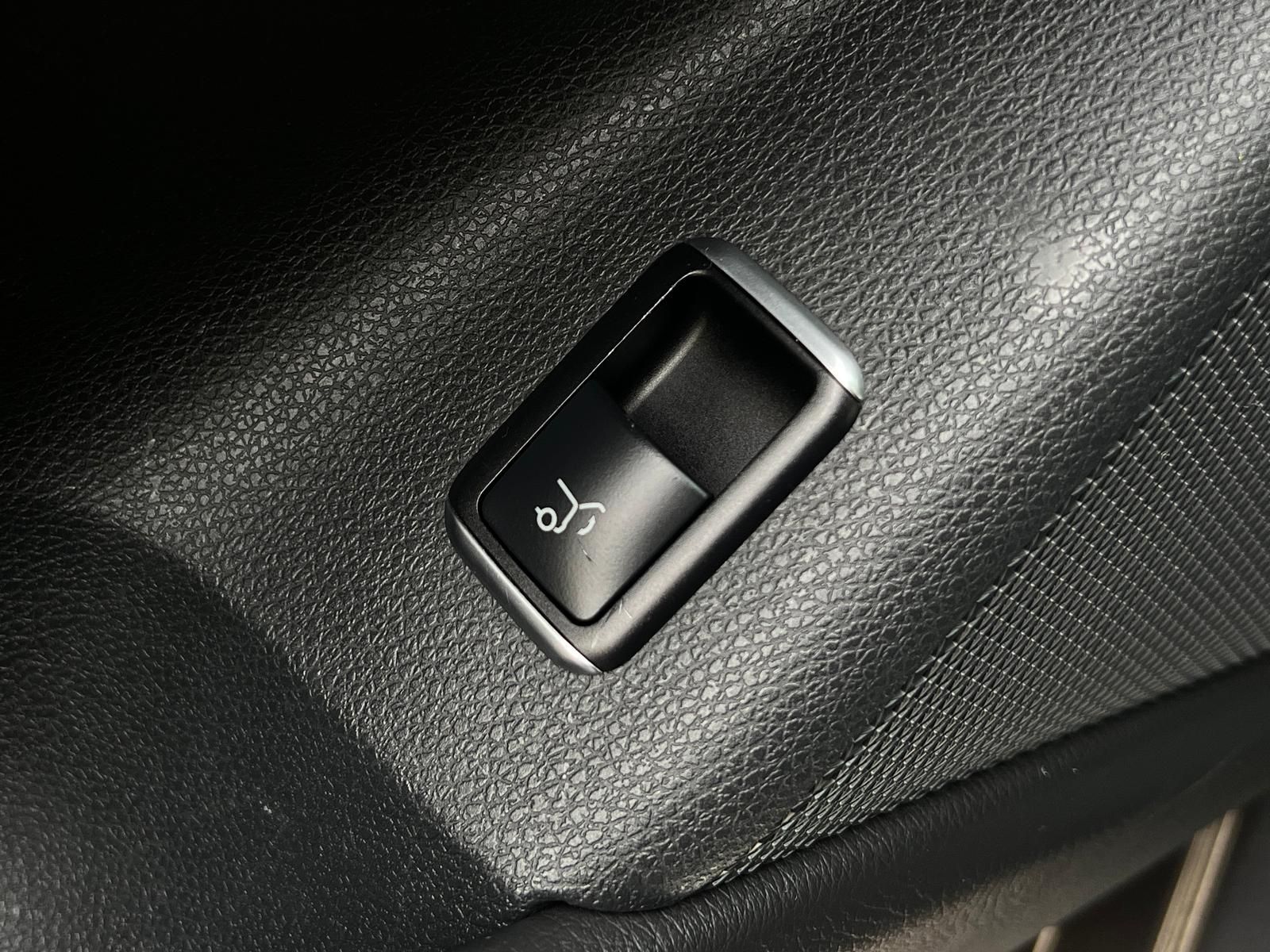 Fahrzeugabbildung Mercedes-Benz CLA 180 Shooting Brake AMG Line +HARMANN+PANO+