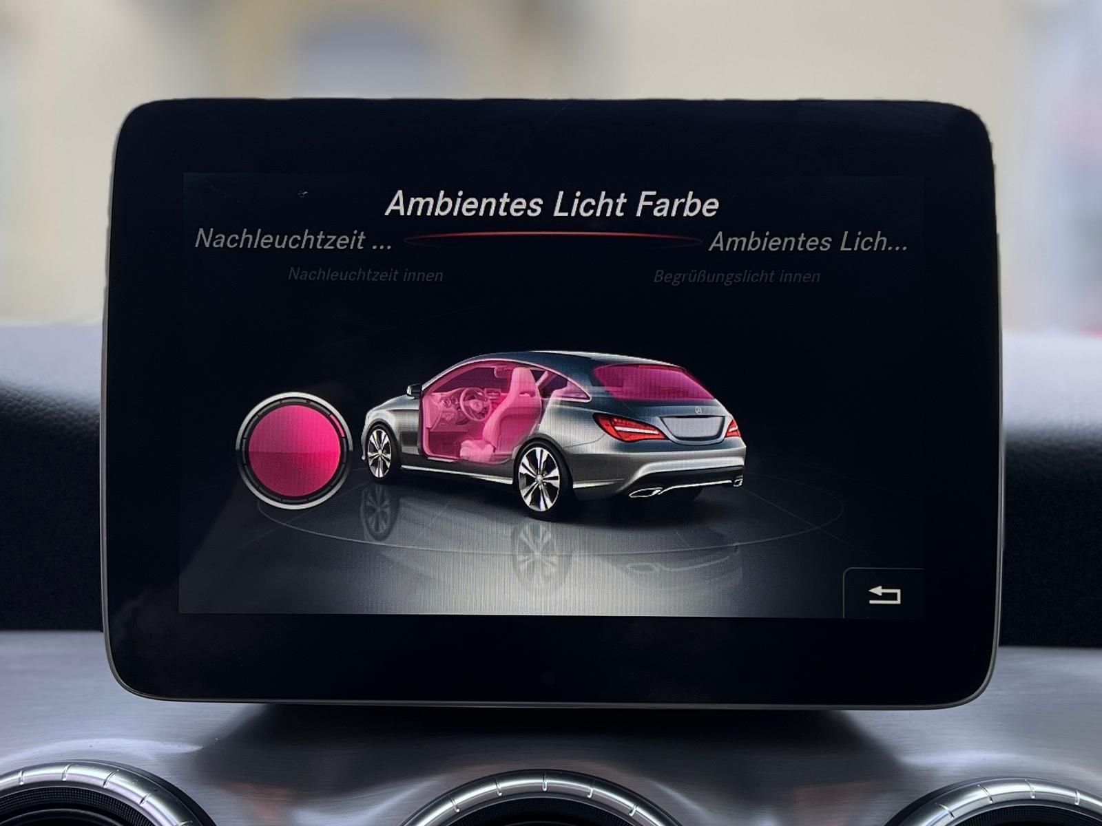 Fahrzeugabbildung Mercedes-Benz CLA 180 Shooting Brake AMG Line +HARMANN+PANO+