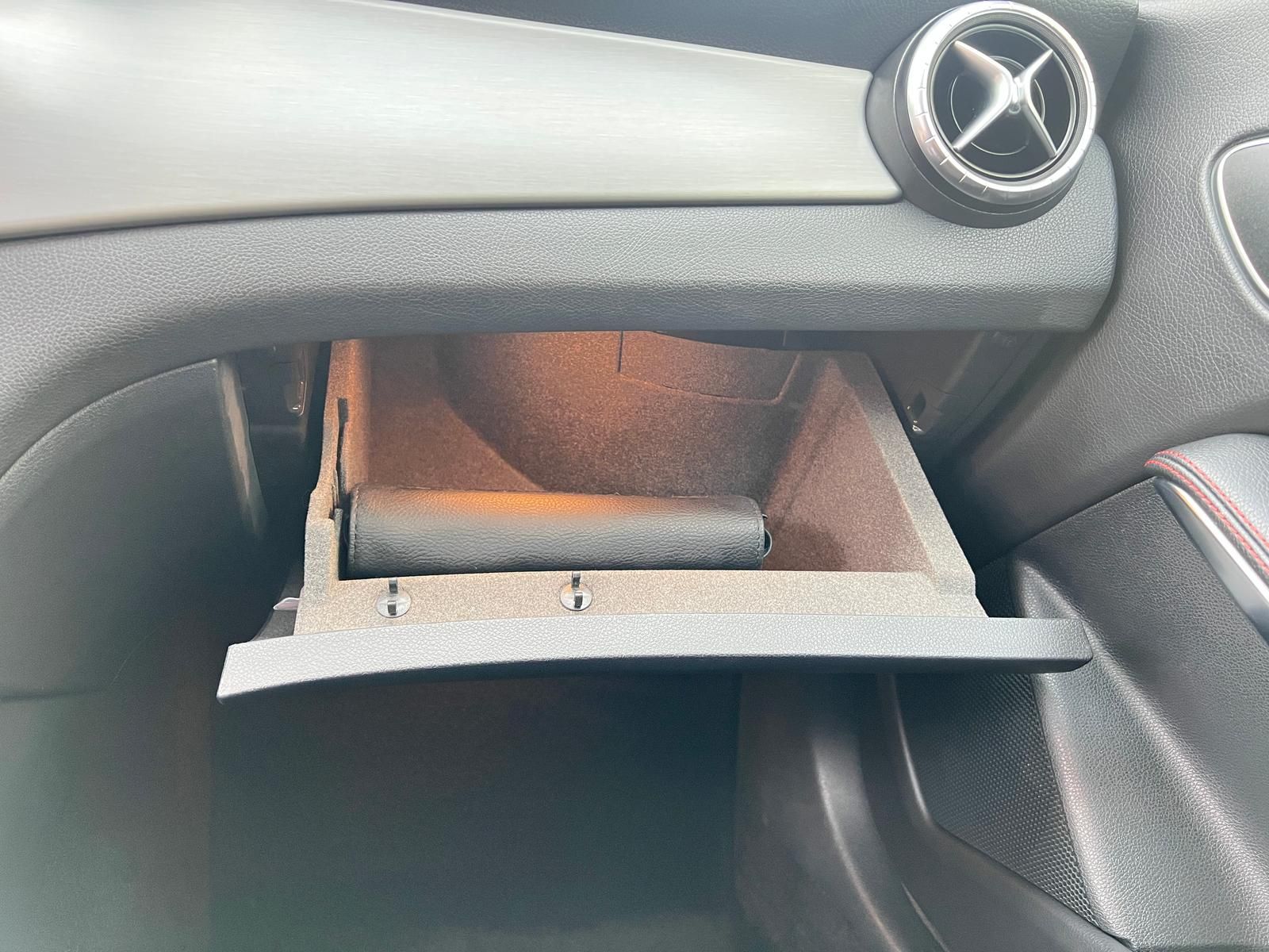 Fahrzeugabbildung Mercedes-Benz CLA 180 Shooting Brake AMG Line +HARMANN+PANO+