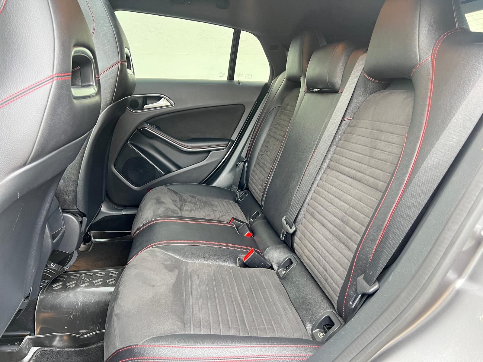 Fahrzeugabbildung Mercedes-Benz CLA 180 Shooting Brake AMG Line +HARMANN+PANO+