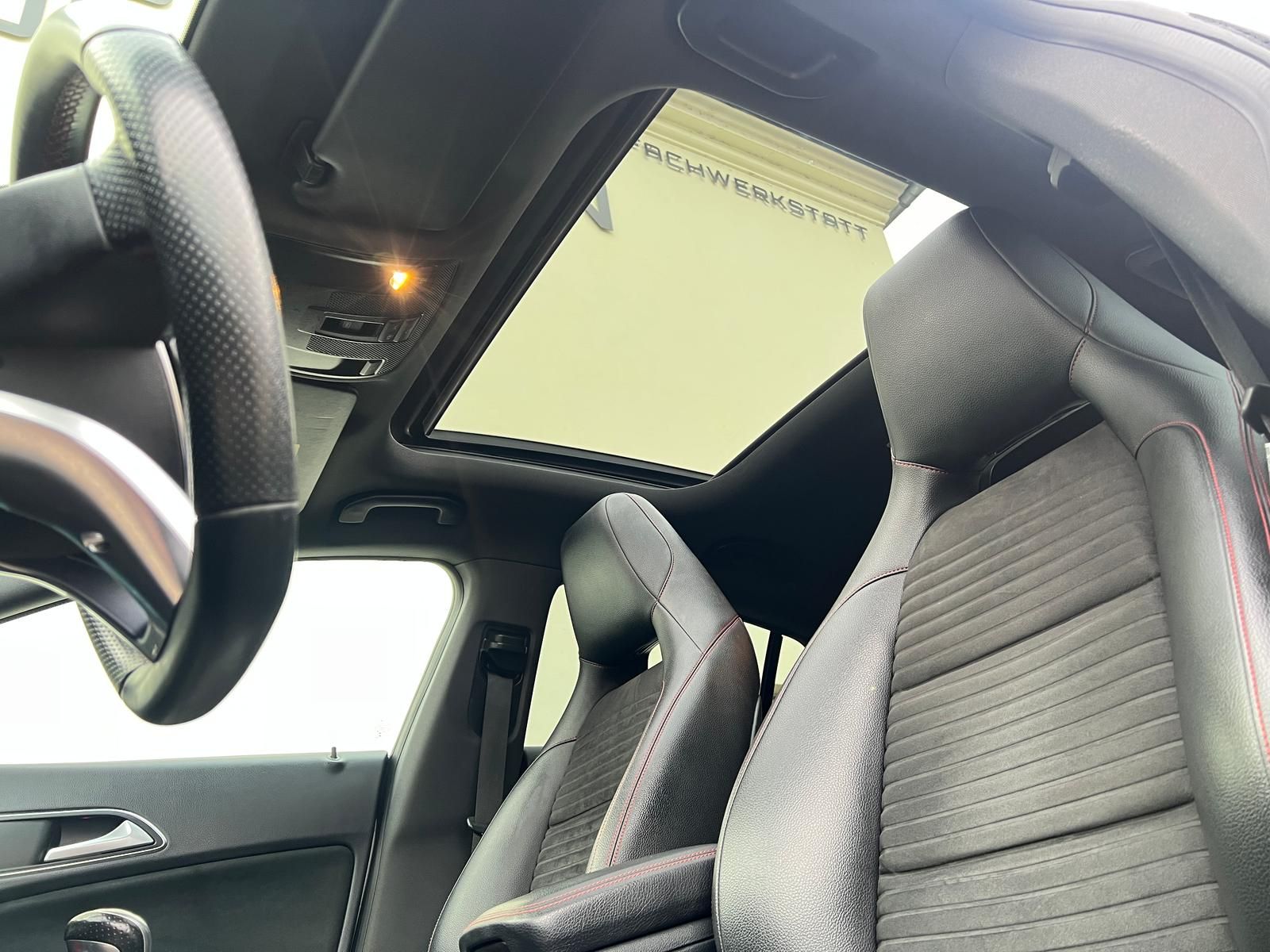 Fahrzeugabbildung Mercedes-Benz CLA 180 Shooting Brake AMG Line +HARMANN+PANO+