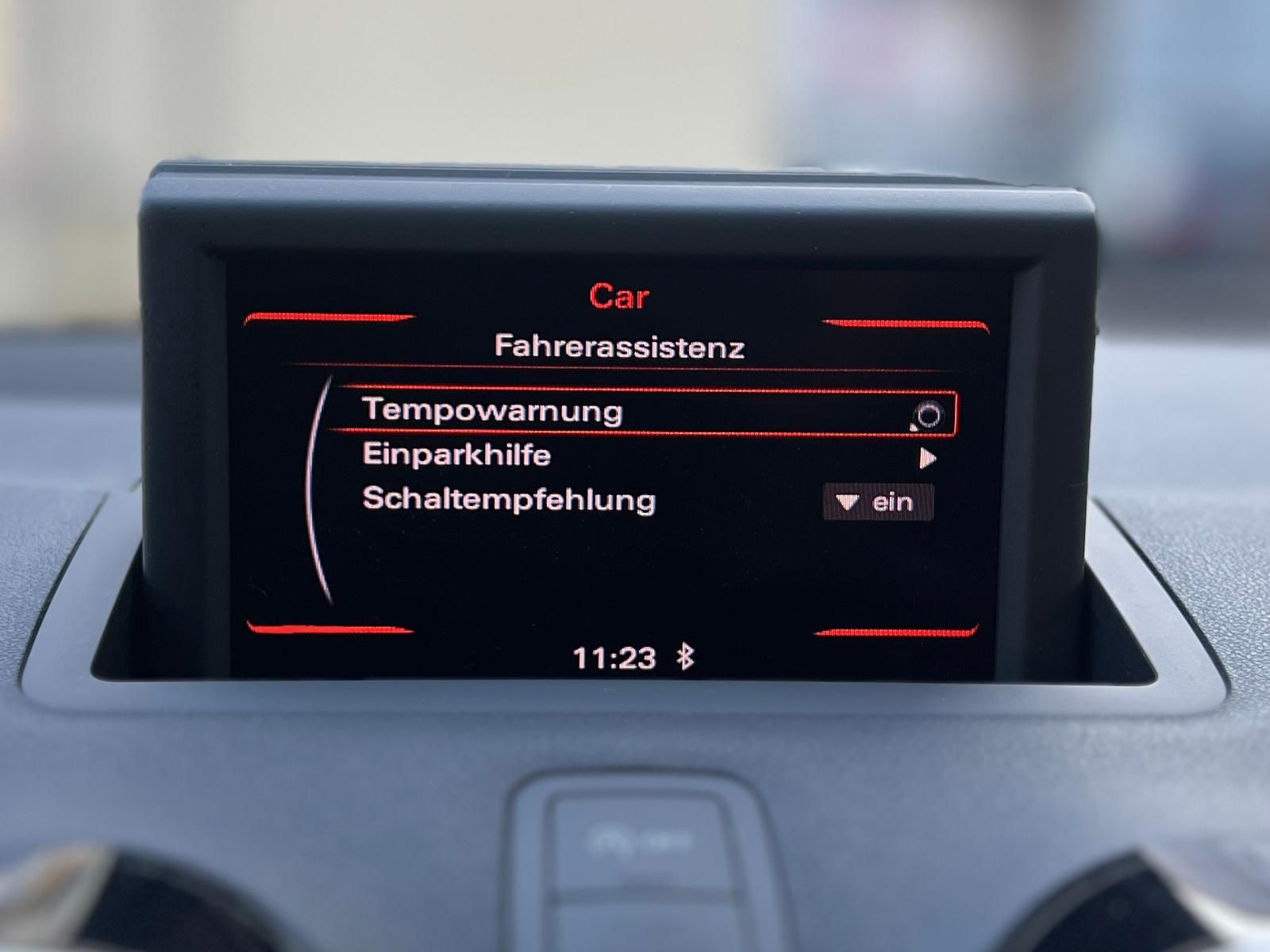 Fahrzeugabbildung Audi A1 1.2 TFSI attraction +BT+KLIMA+PDC+SHZ+
