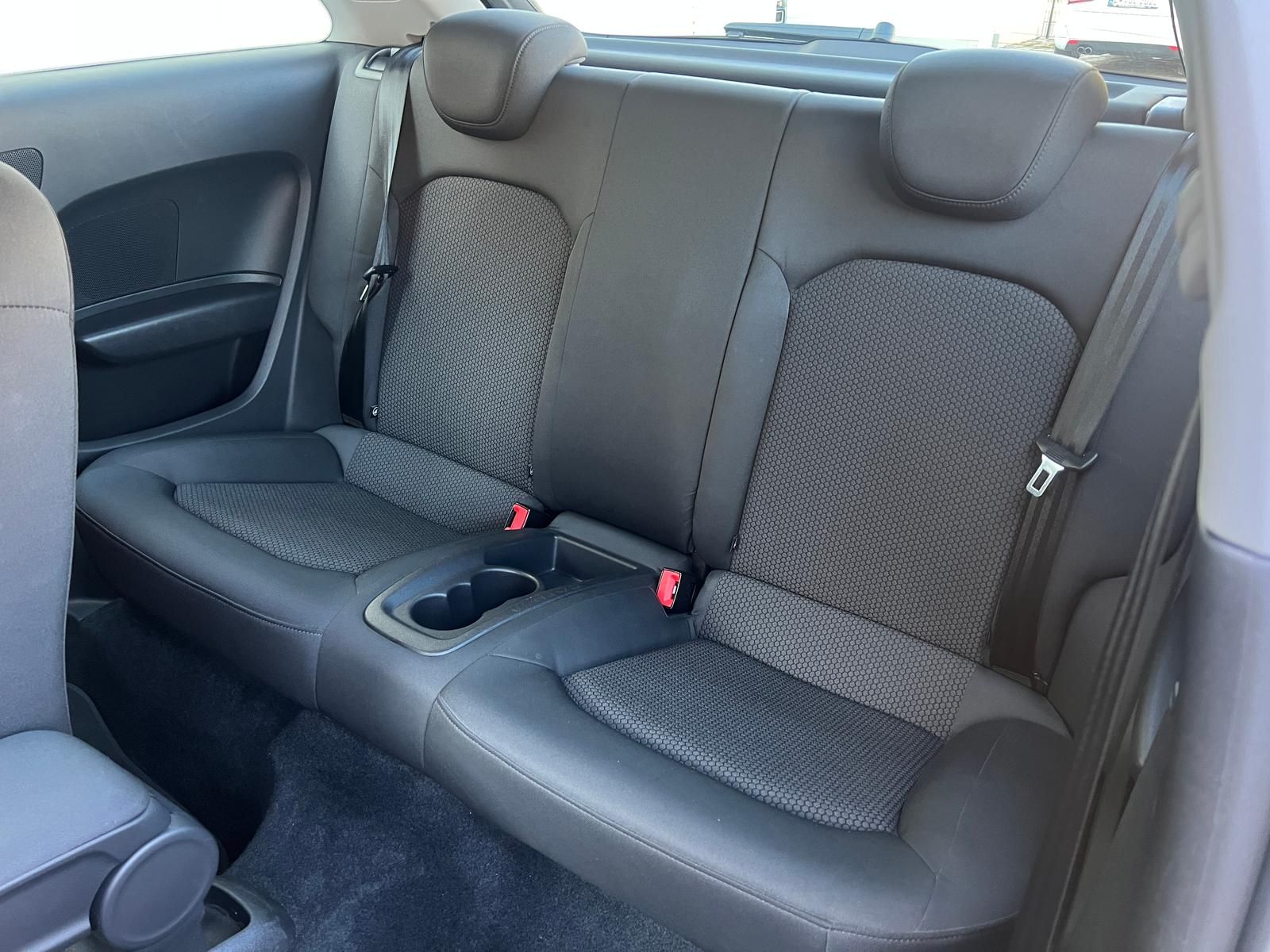 Fahrzeugabbildung Audi A1 1.2 TFSI attraction +BT+KLIMA+PDC+SHZ+