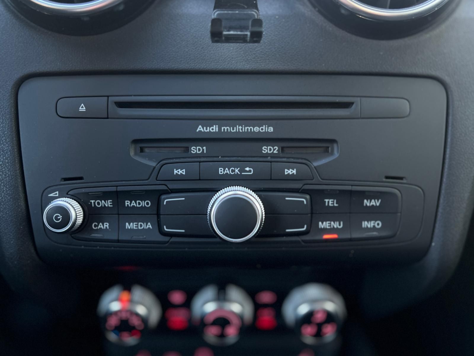 Fahrzeugabbildung Audi A1 1.2 TFSI attraction +BT+KLIMA+PDC+SHZ+