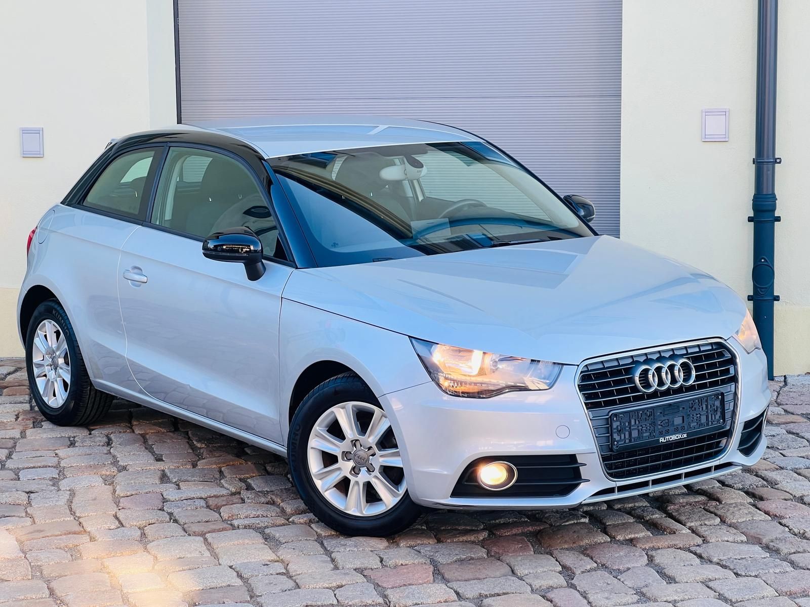 Fahrzeugabbildung Audi A1 1.2 TFSI attraction +BT+KLIMA+PDC+SHZ+