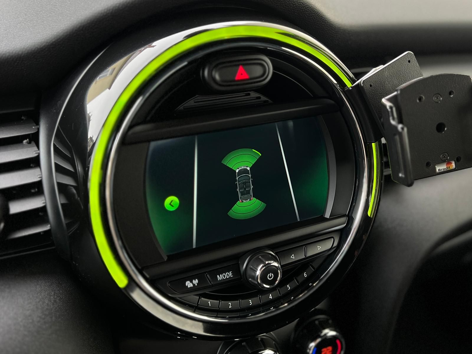 Fahrzeugabbildung MINI Cooper Chili Cabrio +BT+DAB+LEDER+PDC+SHZ+