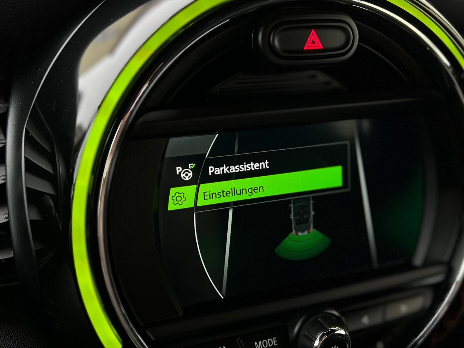 Fahrzeugabbildung MINI Cooper Chili Cabrio +BT+DAB+LEDER+PDC+SHZ+