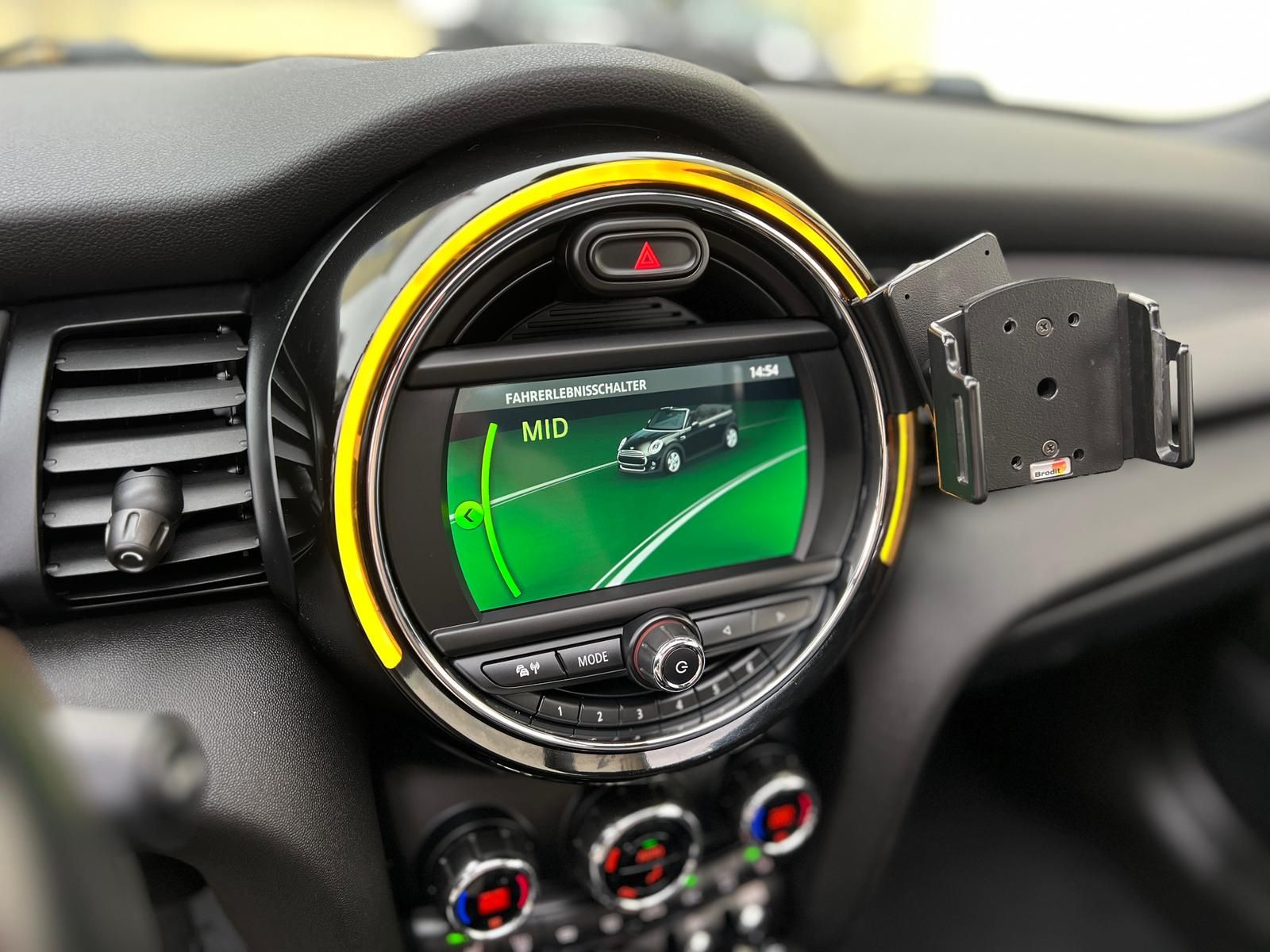 Fahrzeugabbildung MINI Cooper Chili Cabrio +BT+DAB+LEDER+PDC+SHZ+