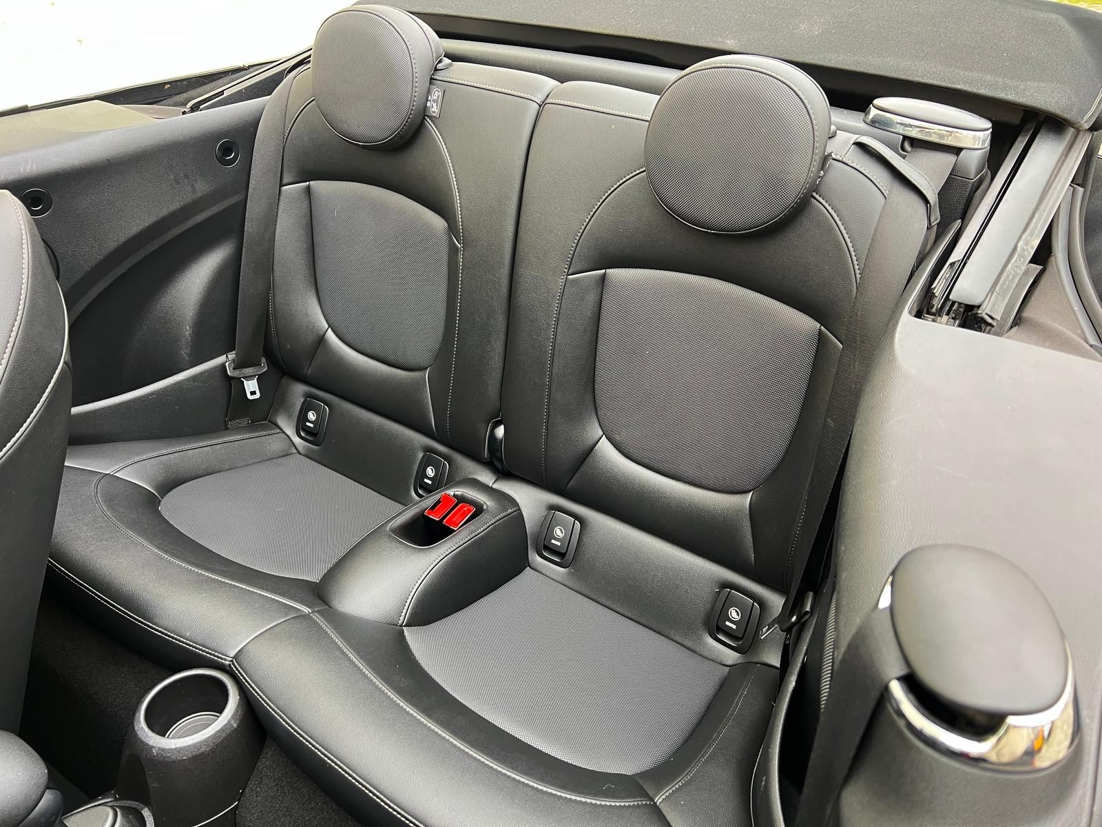 Fahrzeugabbildung MINI Cooper Chili Cabrio +BT+DAB+LEDER+PDC+SHZ+