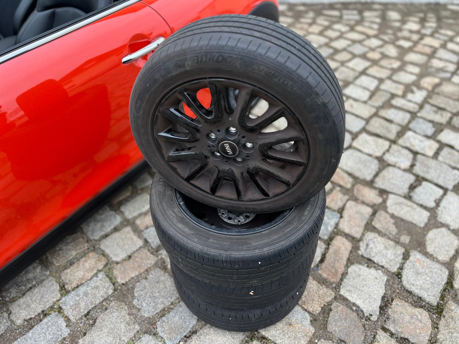 Fahrzeugabbildung MINI Cooper Chili Cabrio +BT+DAB+LEDER+PDC+SHZ+