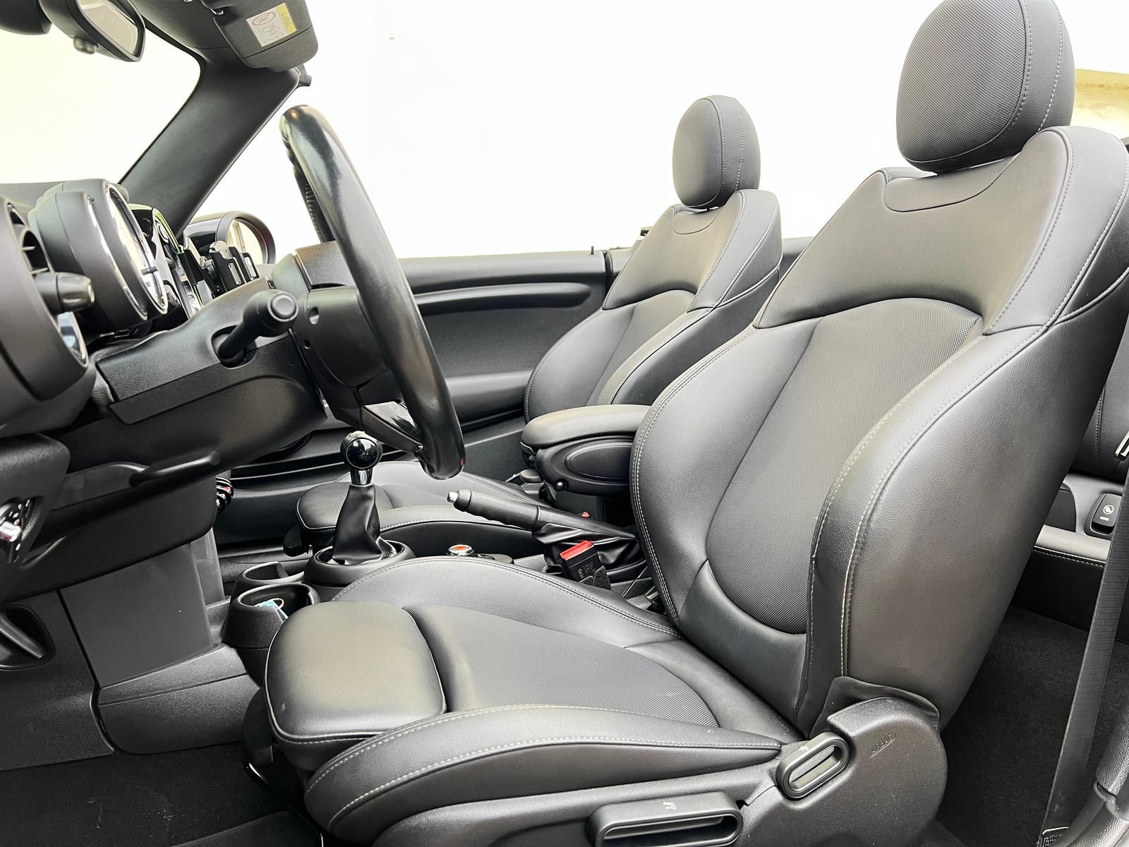 Fahrzeugabbildung MINI Cooper Chili Cabrio +BT+DAB+LEDER+PDC+SHZ+