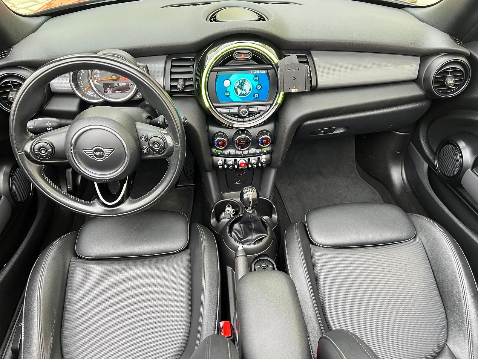 Fahrzeugabbildung MINI Cooper Chili Cabrio +BT+DAB+LEDER+PDC+SHZ+