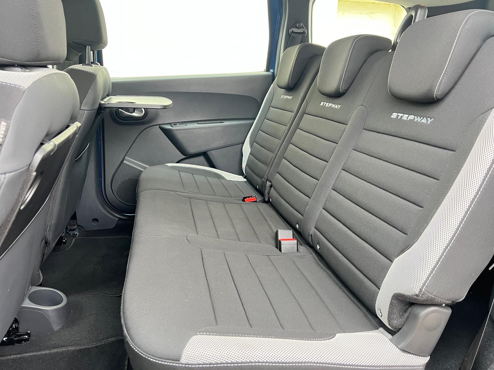 Fahrzeugabbildung Dacia Lodgy Stepway Selection+DAB+CARPLAY+NAVI+SHZ