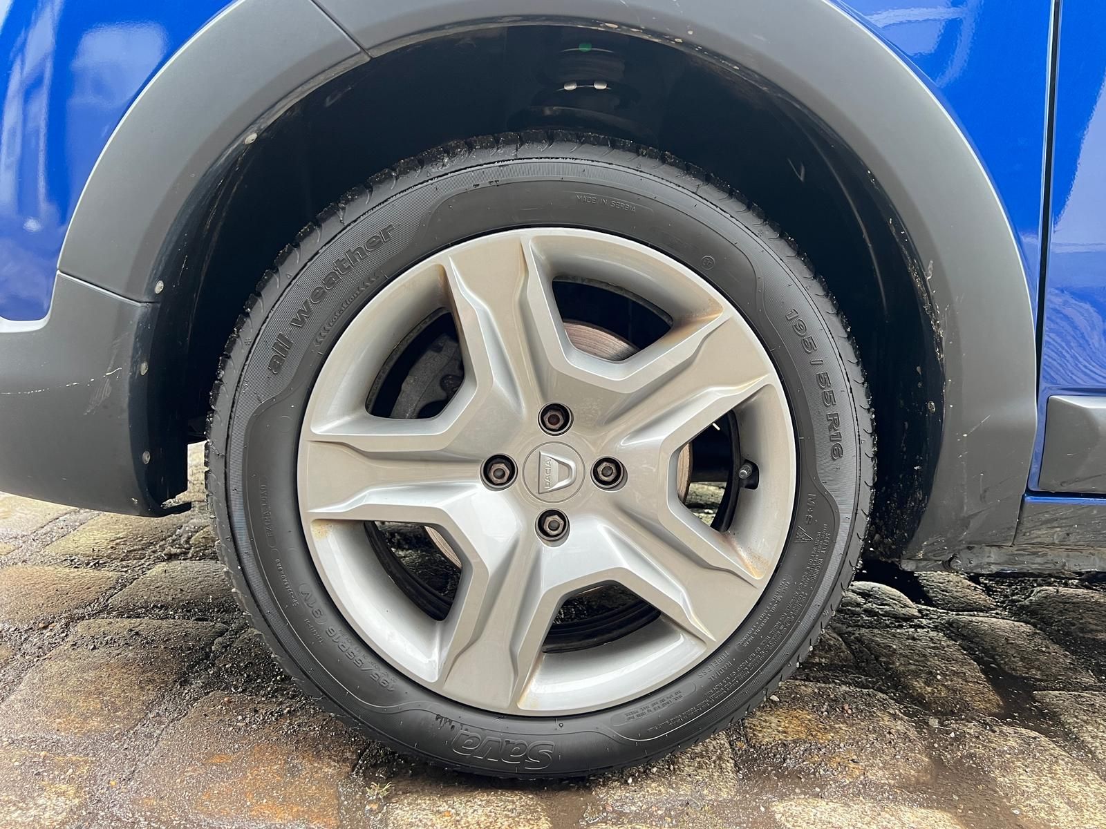 Fahrzeugabbildung Dacia Lodgy Stepway Selection+DAB+CARPLAY+NAVI+SHZ