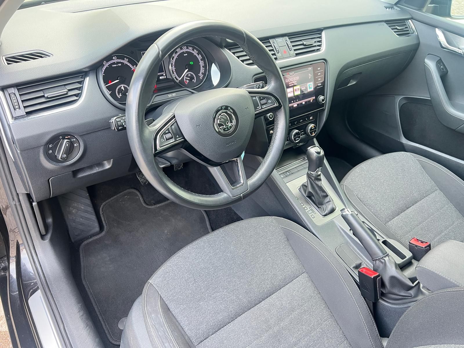 Fahrzeugabbildung SKODA Octavia 2.0 TSI Soleil +AHK+CARPLAY+DAB+PDC+SHZ+
