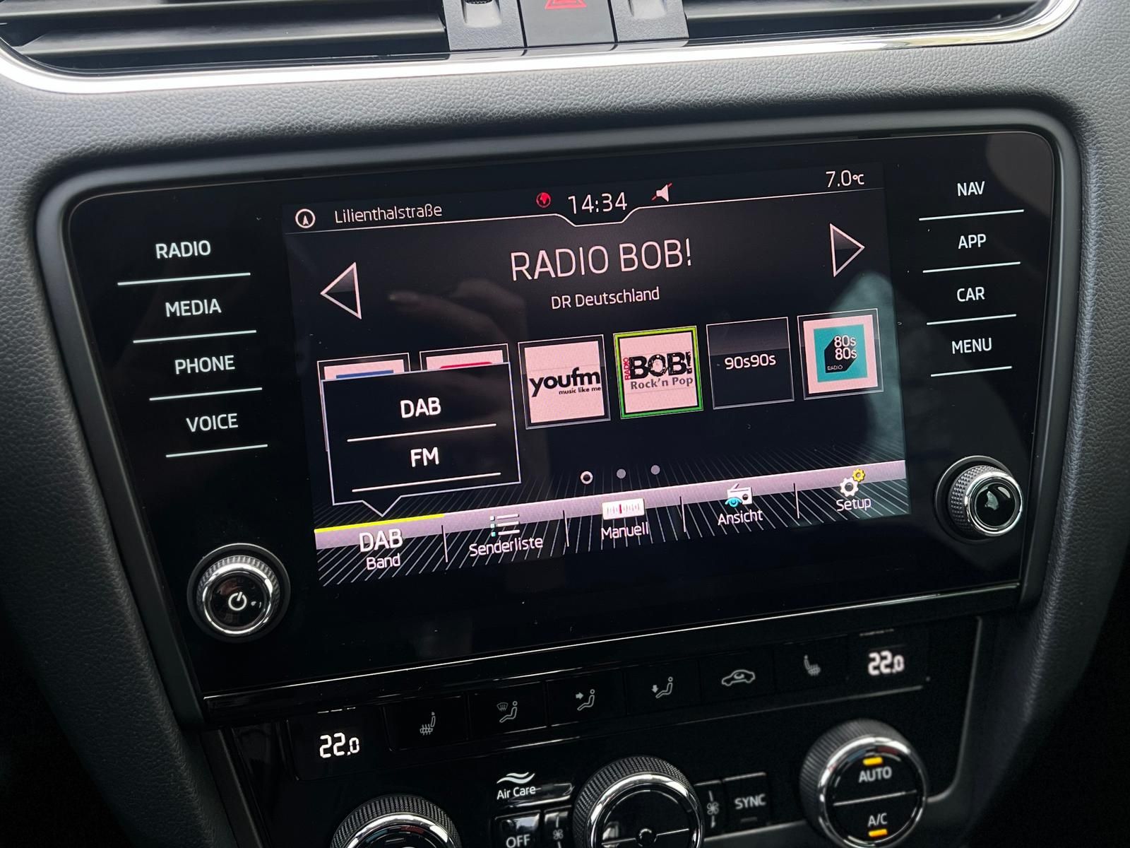 Fahrzeugabbildung SKODA Octavia 2.0 TSI Soleil +AHK+CARPLAY+DAB+PDC+SHZ+