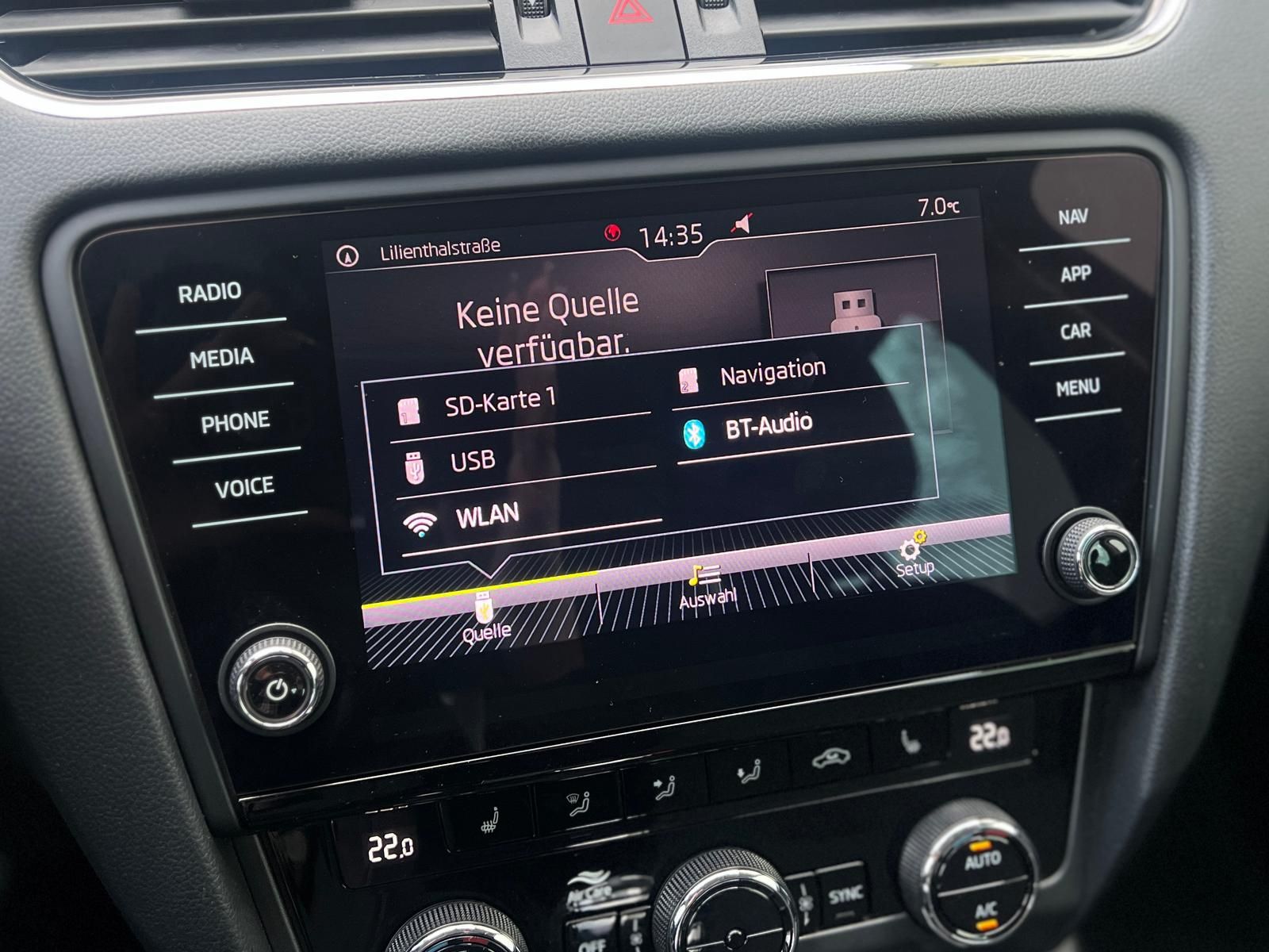 Fahrzeugabbildung SKODA Octavia 2.0 TSI Soleil +AHK+CARPLAY+DAB+PDC+SHZ+