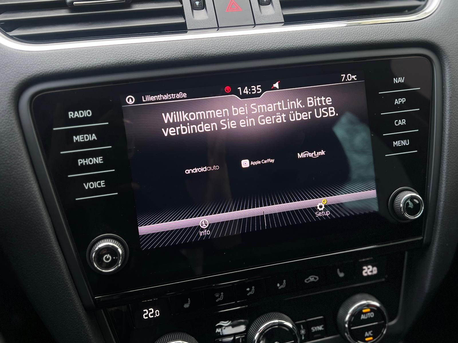 Fahrzeugabbildung SKODA Octavia 2.0 TSI Soleil +AHK+CARPLAY+DAB+PDC+SHZ+
