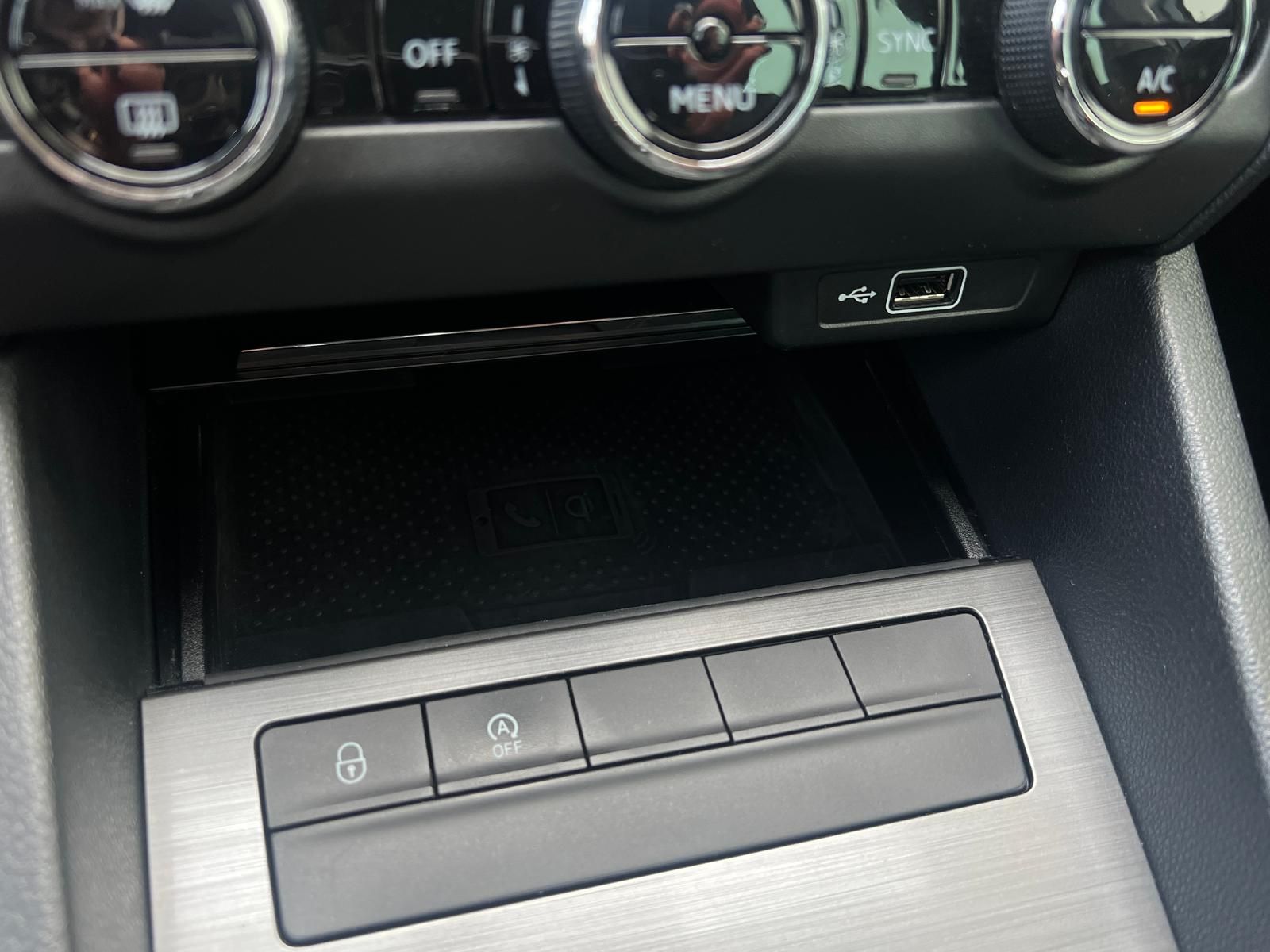 Fahrzeugabbildung SKODA Octavia 2.0 TSI Soleil +AHK+CARPLAY+DAB+PDC+SHZ+