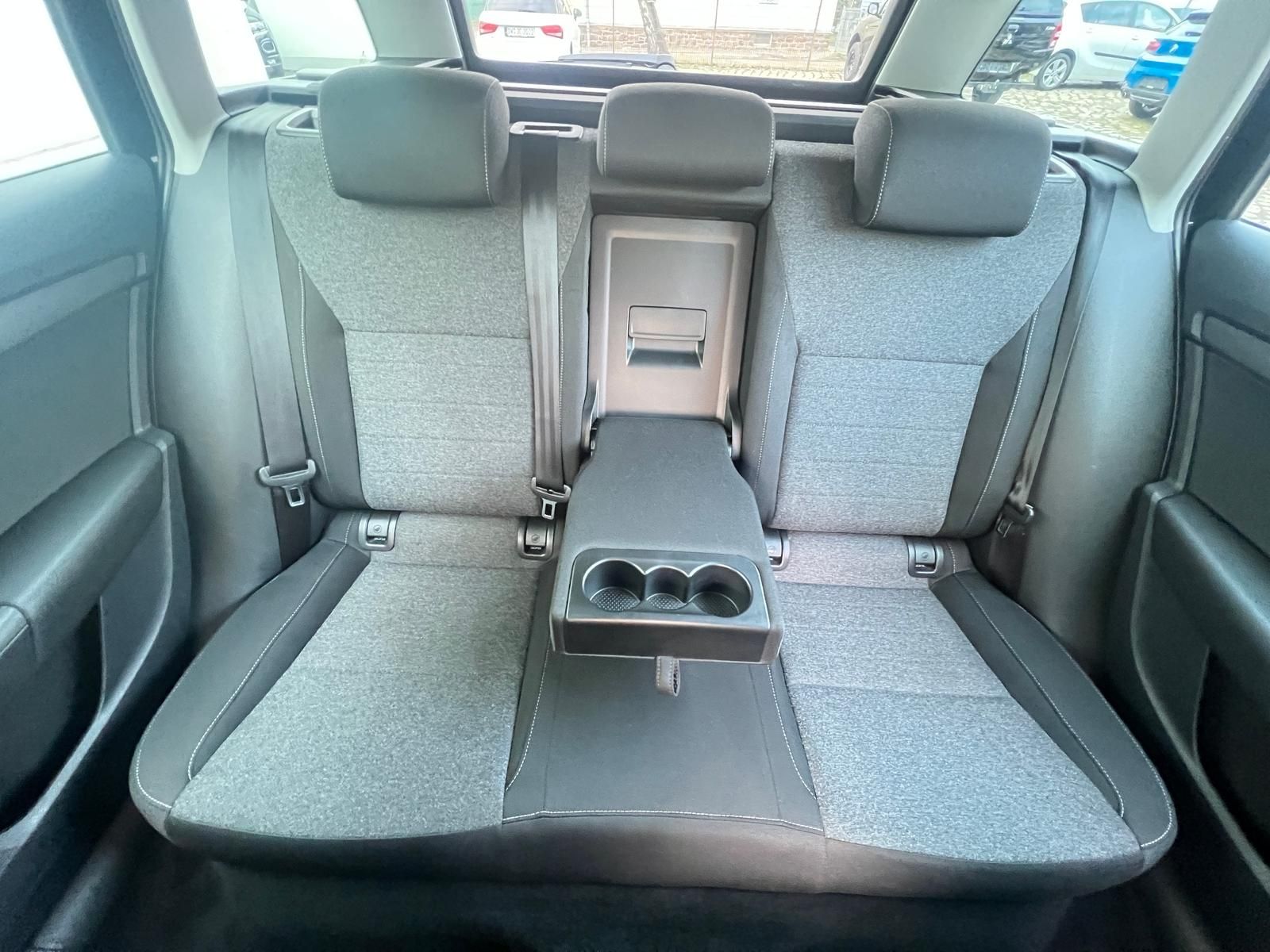 Fahrzeugabbildung SKODA Octavia 2.0 TSI Soleil +AHK+CARPLAY+DAB+PDC+SHZ+