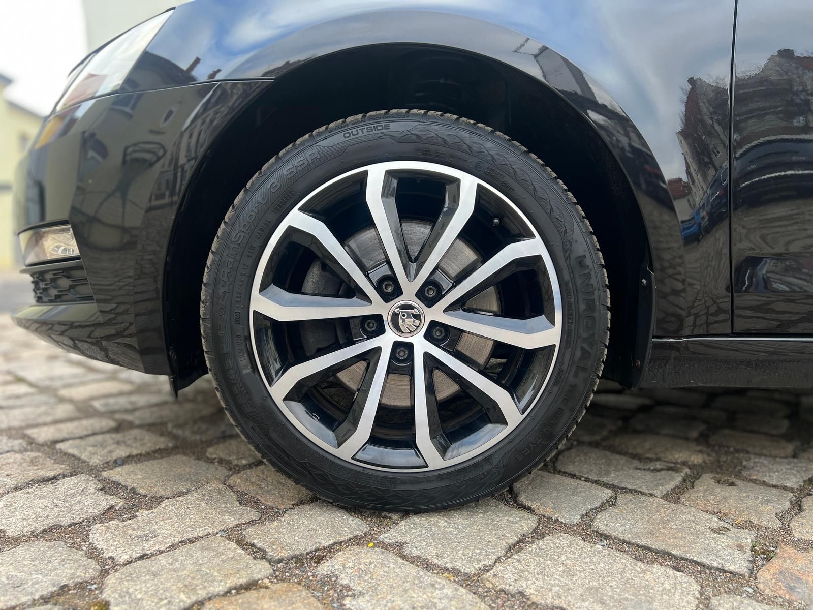 Fahrzeugabbildung SKODA Octavia 2.0 TSI Soleil +AHK+CARPLAY+DAB+PDC+SHZ+
