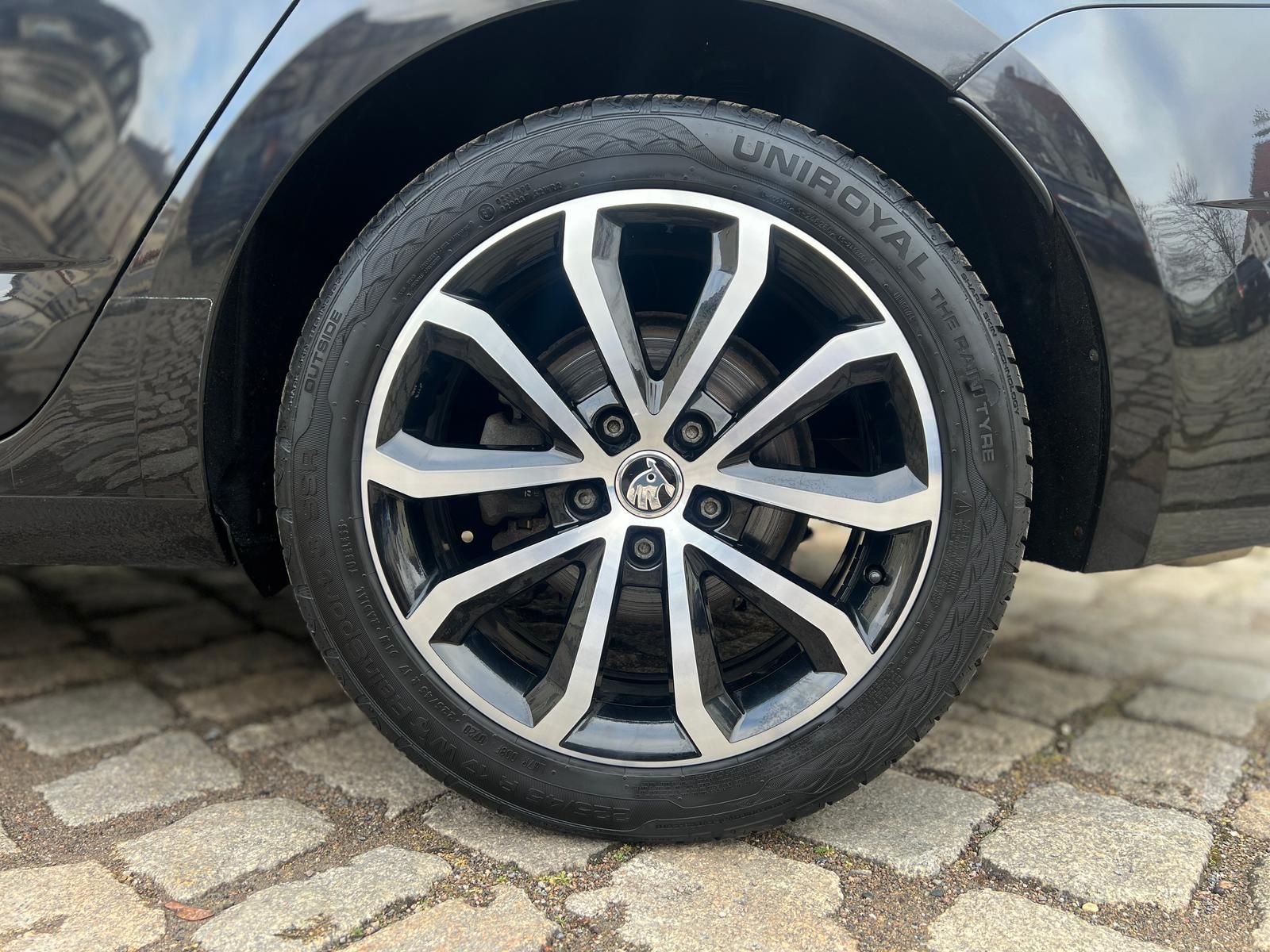 Fahrzeugabbildung SKODA Octavia 2.0 TSI Soleil +AHK+CARPLAY+DAB+PDC+SHZ+