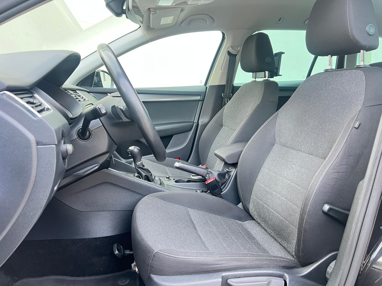 Fahrzeugabbildung SKODA Octavia 2.0 TSI Soleil +AHK+CARPLAY+DAB+PDC+SHZ+