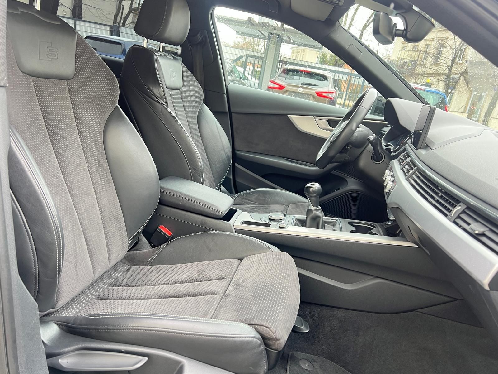 Fahrzeugabbildung Audi A4 2.0 TFSI Sport Ultra +B&O+CAM+TEMPO+L+N+X+