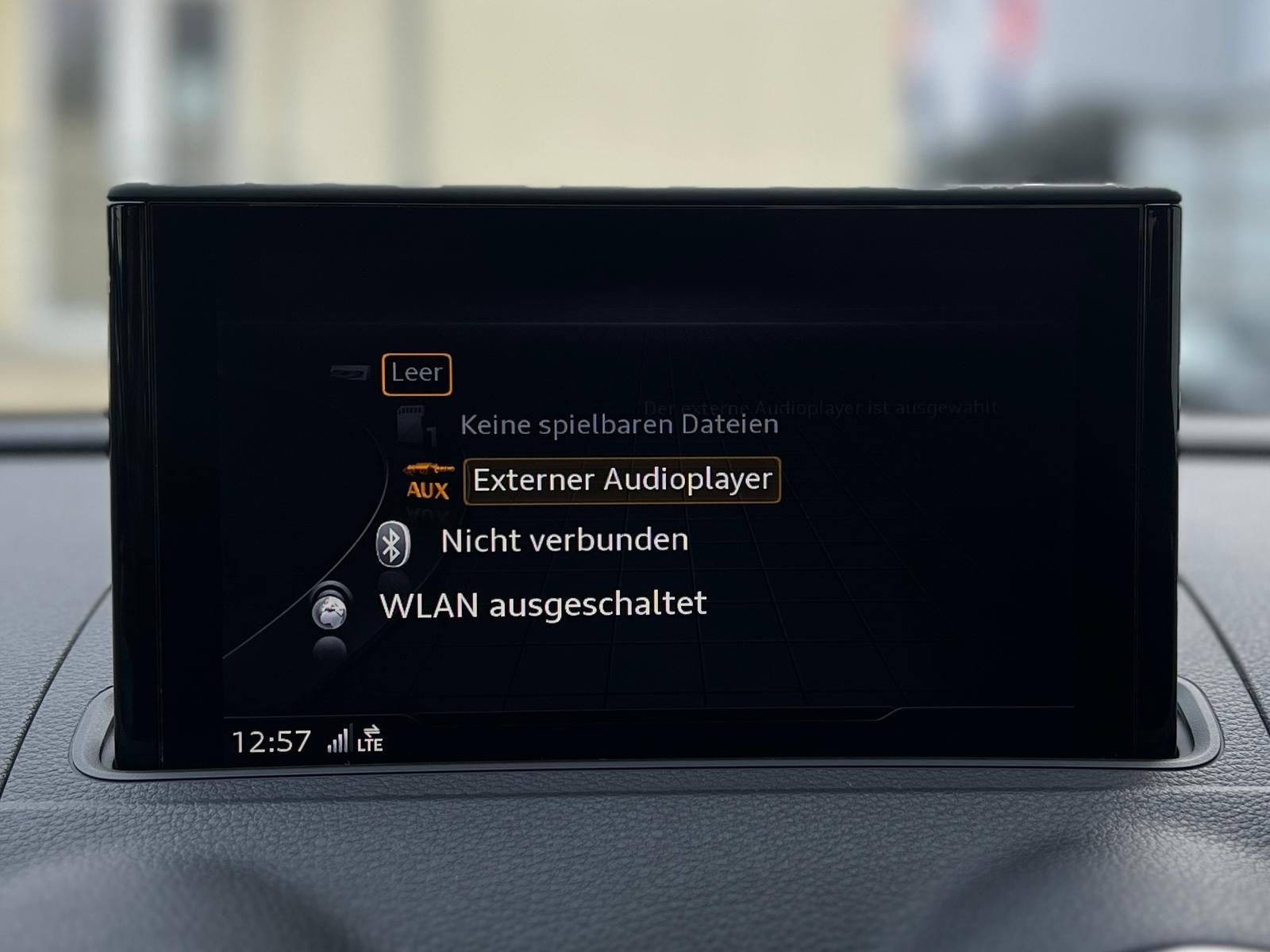 Fahrzeugabbildung Audi A3 1.5 TFSI Sport +BT+LED+NAVI+PDC+SHZ+TEMPO+