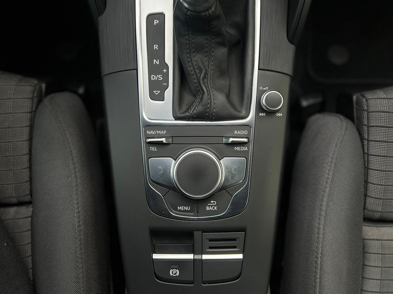 Fahrzeugabbildung Audi A3 1.5 TFSI Sport +BT+LED+NAVI+PDC+SHZ+TEMPO+