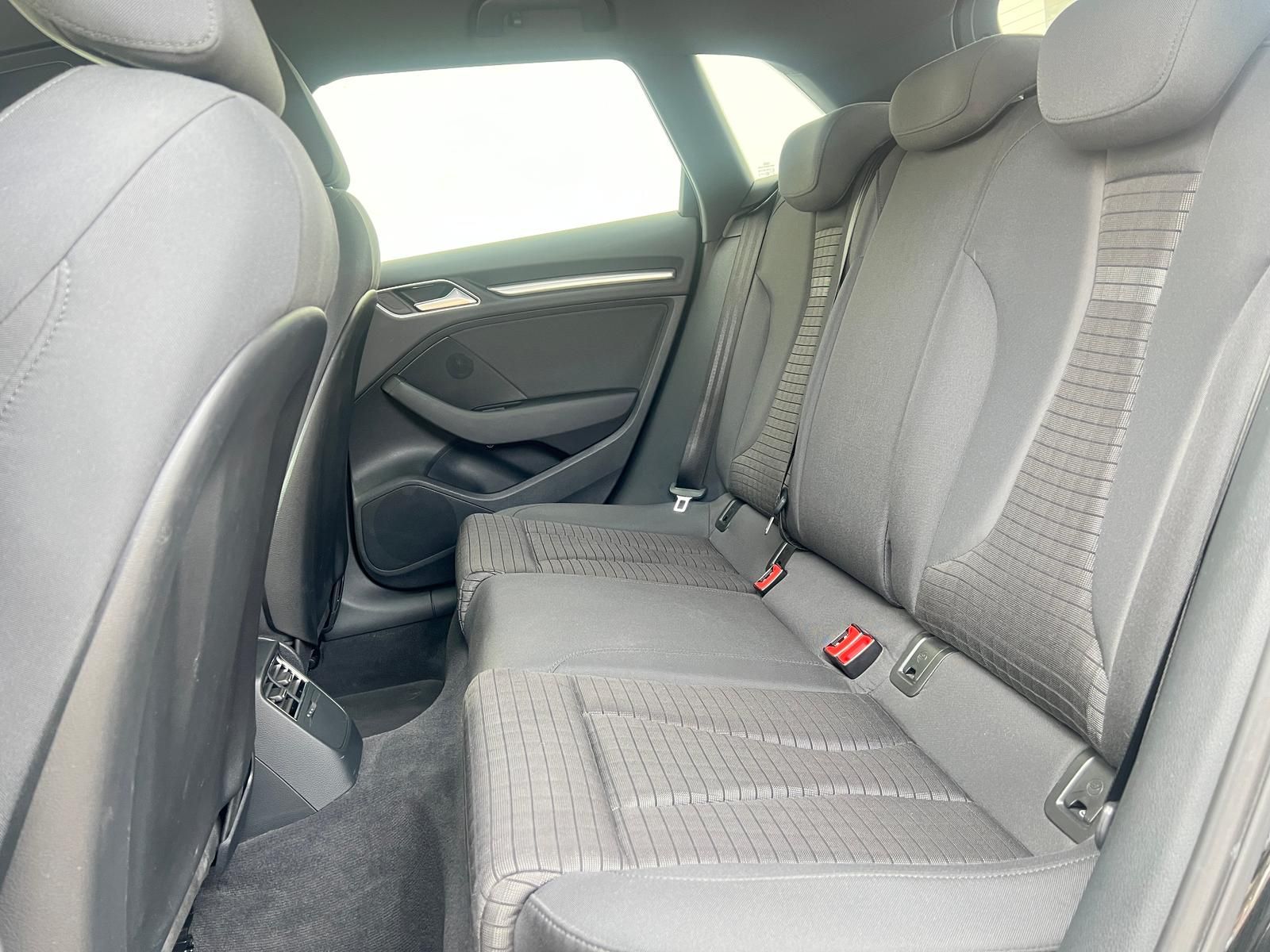 Fahrzeugabbildung Audi A3 1.5 TFSI Sport +BT+LED+NAVI+PDC+SHZ+TEMPO+