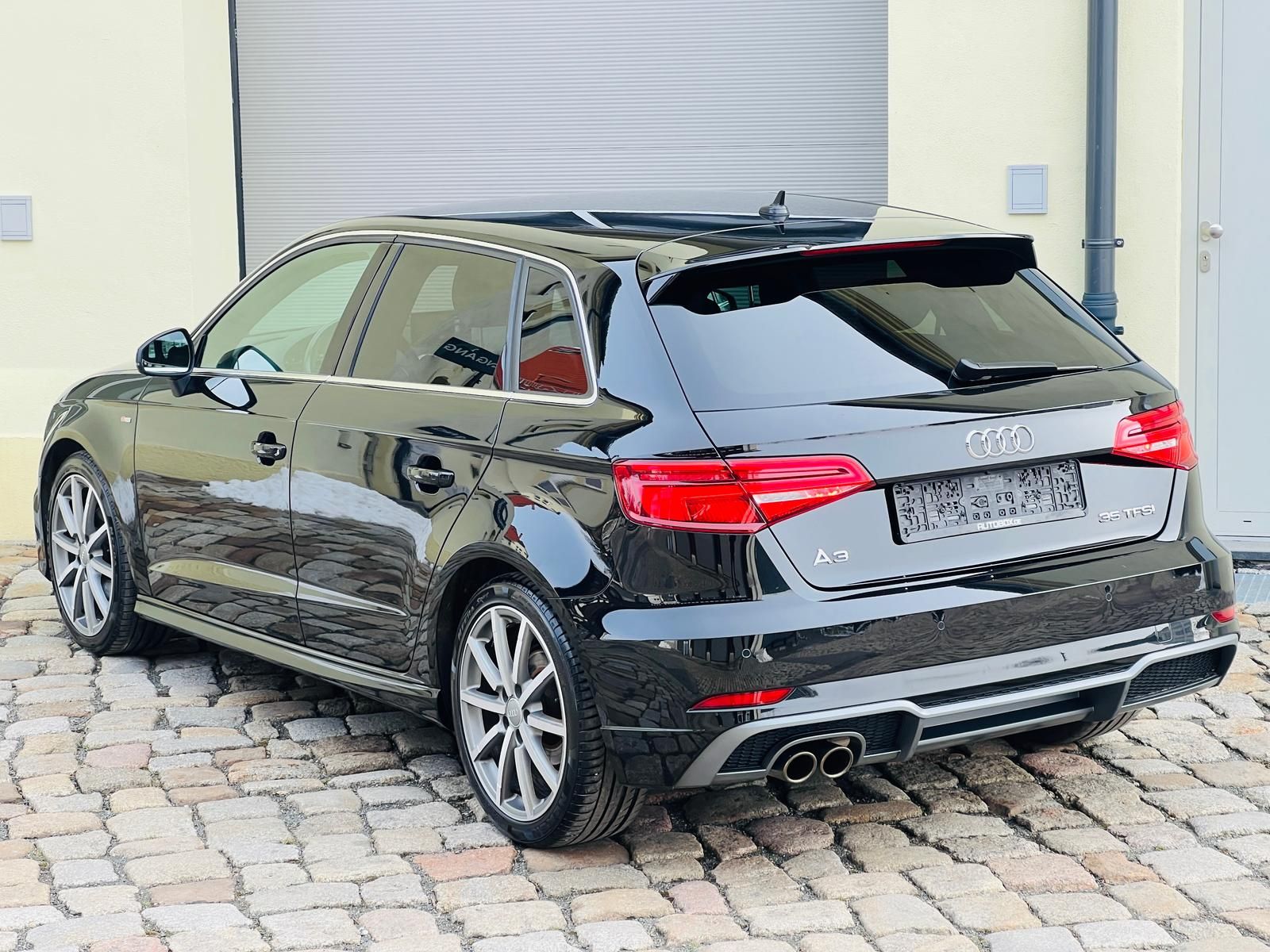 Fahrzeugabbildung Audi A3 1.5 TFSI Sport +BT+LED+NAVI+PDC+SHZ+TEMPO+