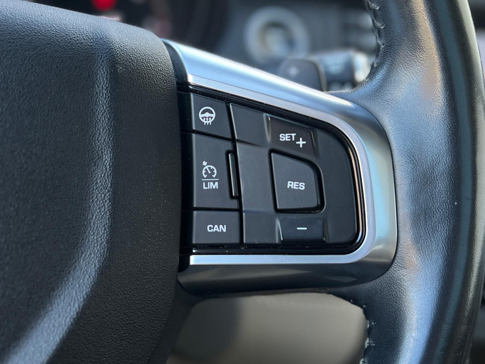 Fahrzeugabbildung Land Rover Discovery 2.0 Td4 Sport HSE +AHK+360°+L+N+X+PANO