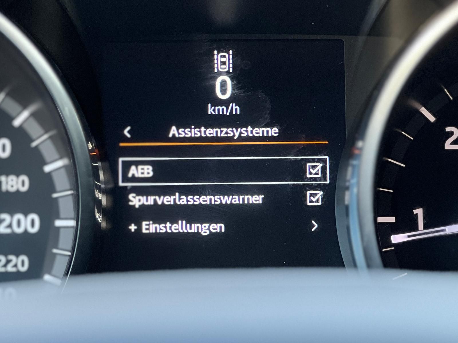 Fahrzeugabbildung Land Rover Discovery 2.0 Td4 Sport HSE +AHK+360°+L+N+X+PANO