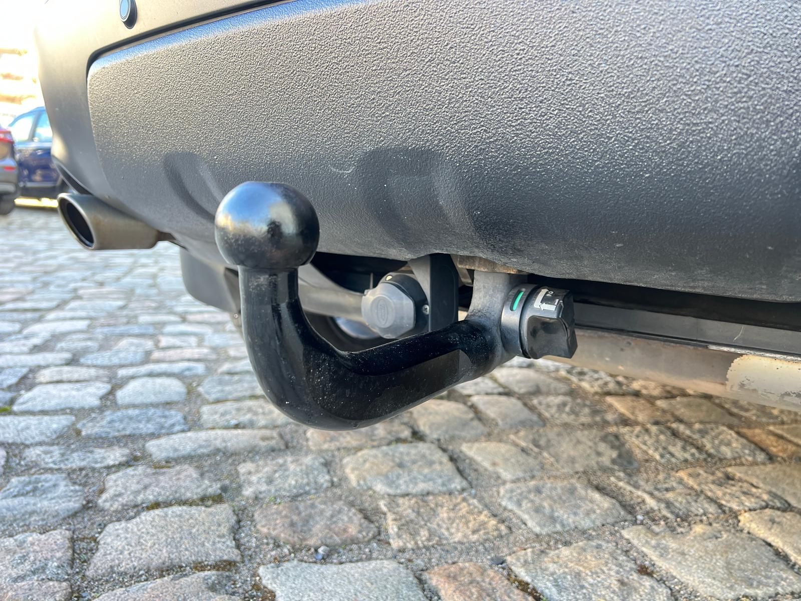 Fahrzeugabbildung Land Rover Discovery 2.0 Td4 Sport HSE +AHK+360°+L+N+X+PANO