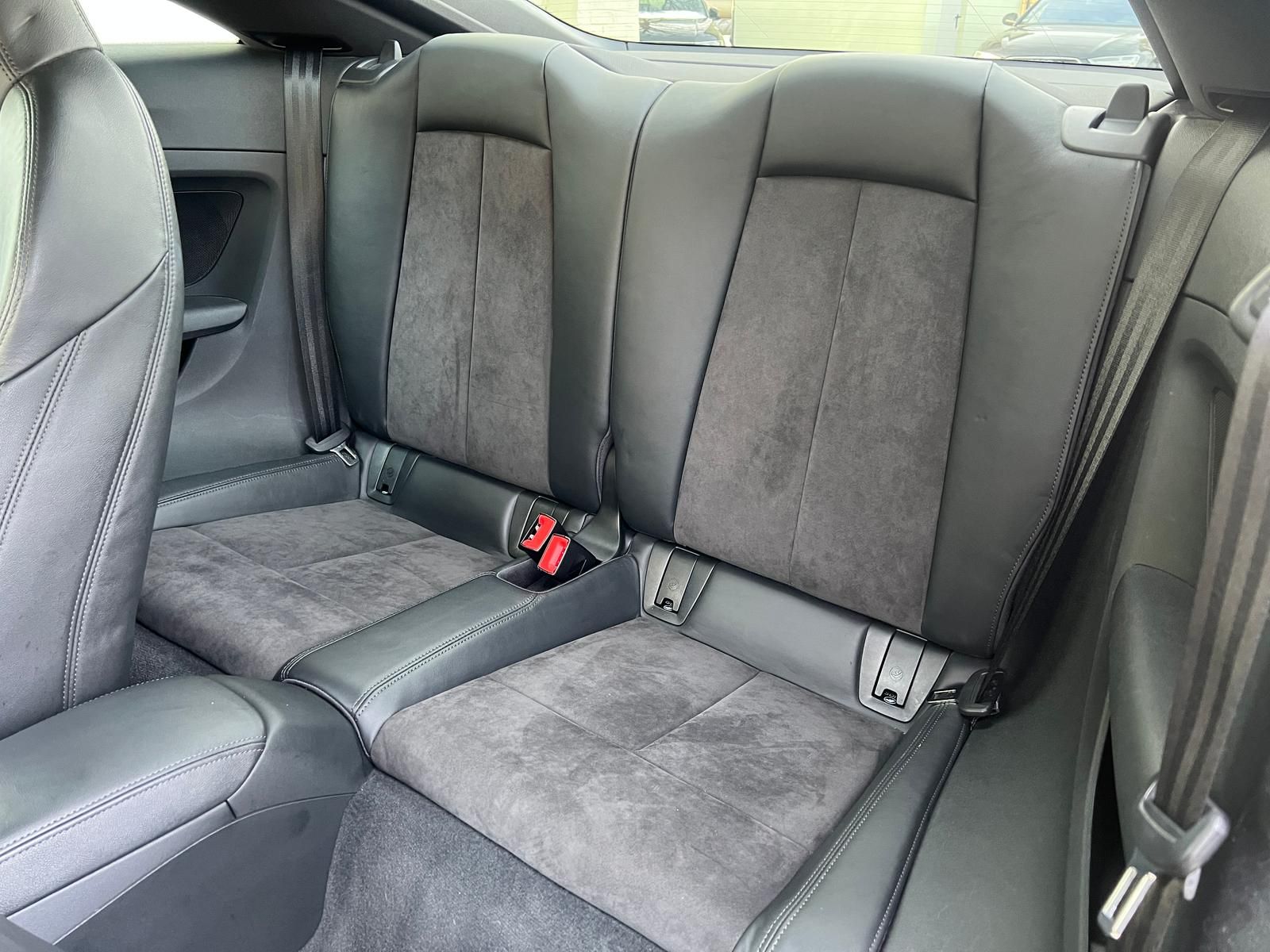 Fahrzeugabbildung Audi TT 1.8 TFSI +19"+ALCANTARA+NAVI+BI-XENON+